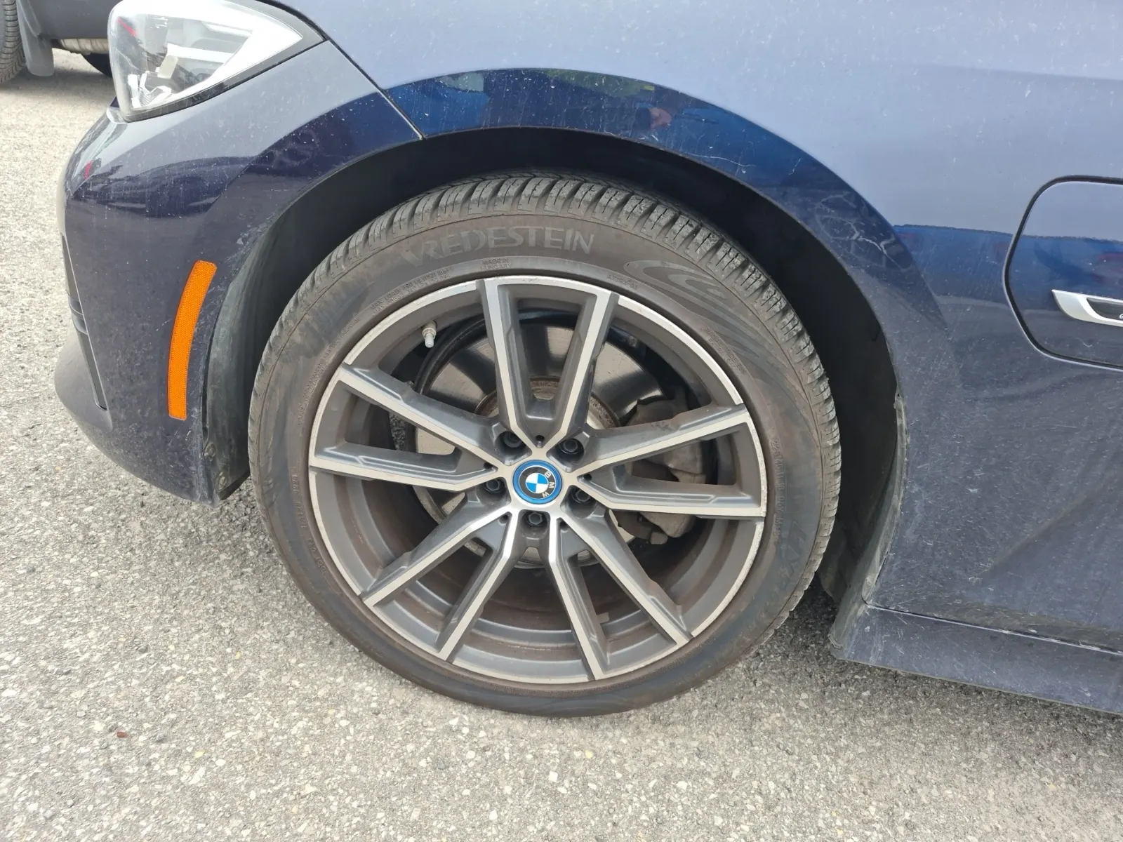 Front driver wheel/tire photo