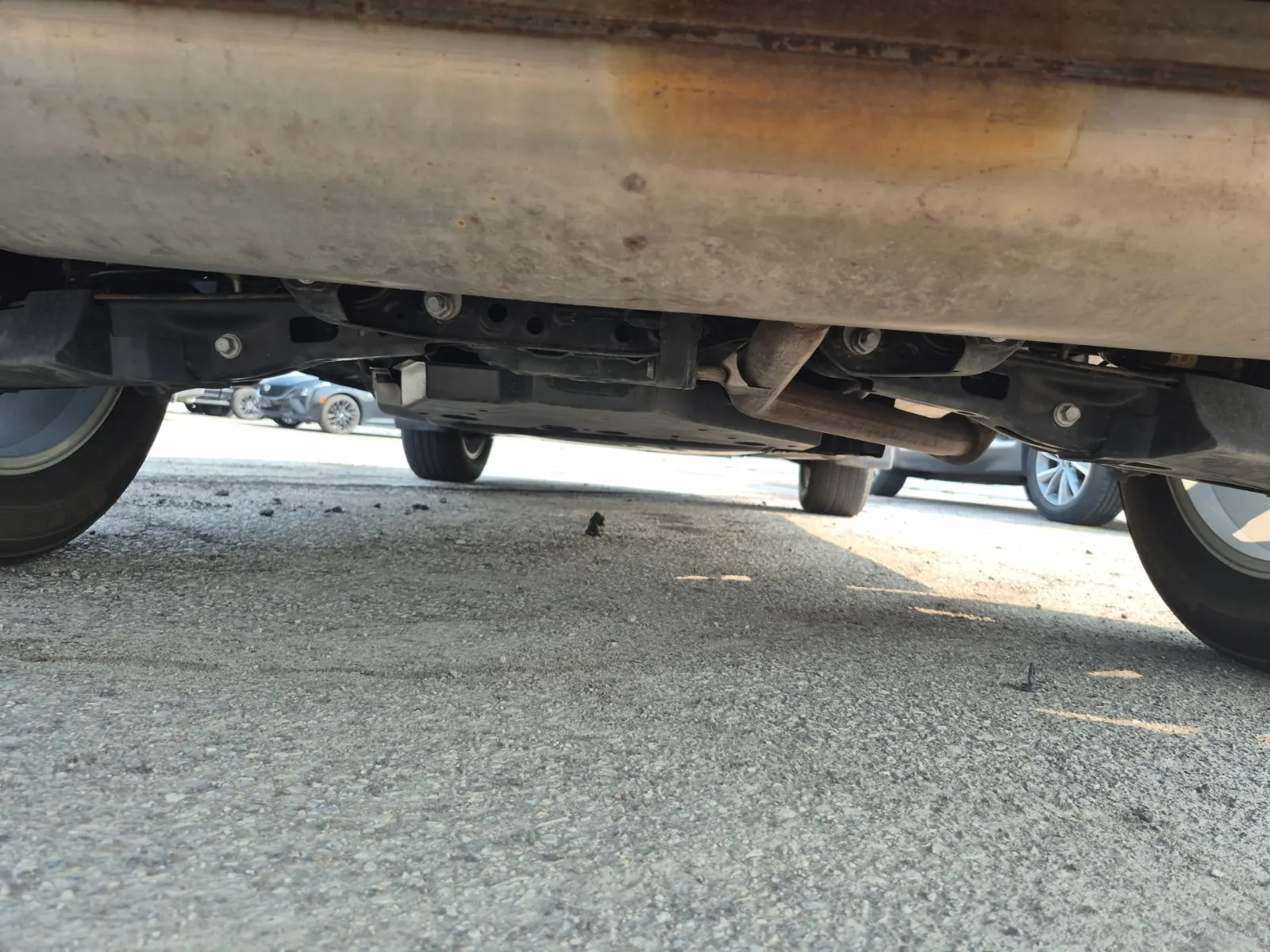 Undercarriage - Rear Photo