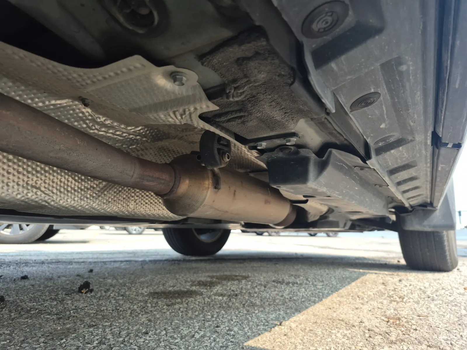 Undercarriage - Passenger Photo