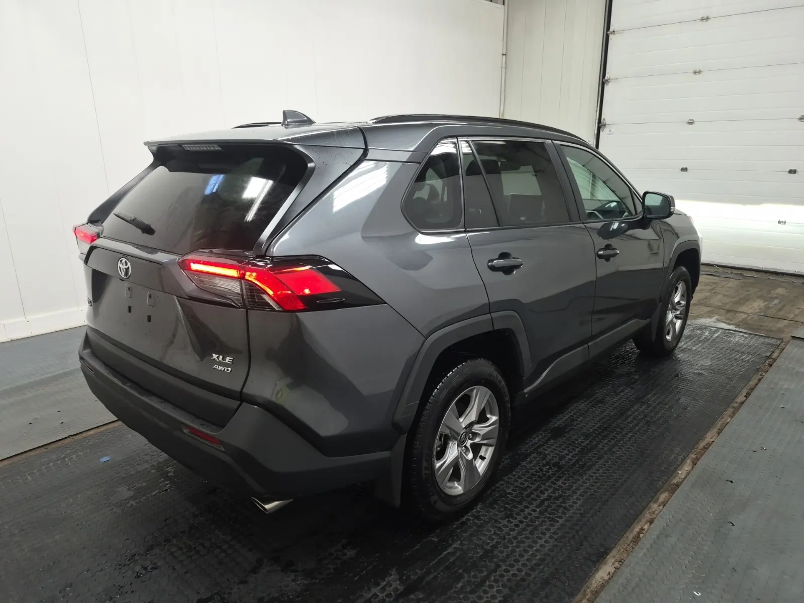 Passenger Rear 3/4 Photo