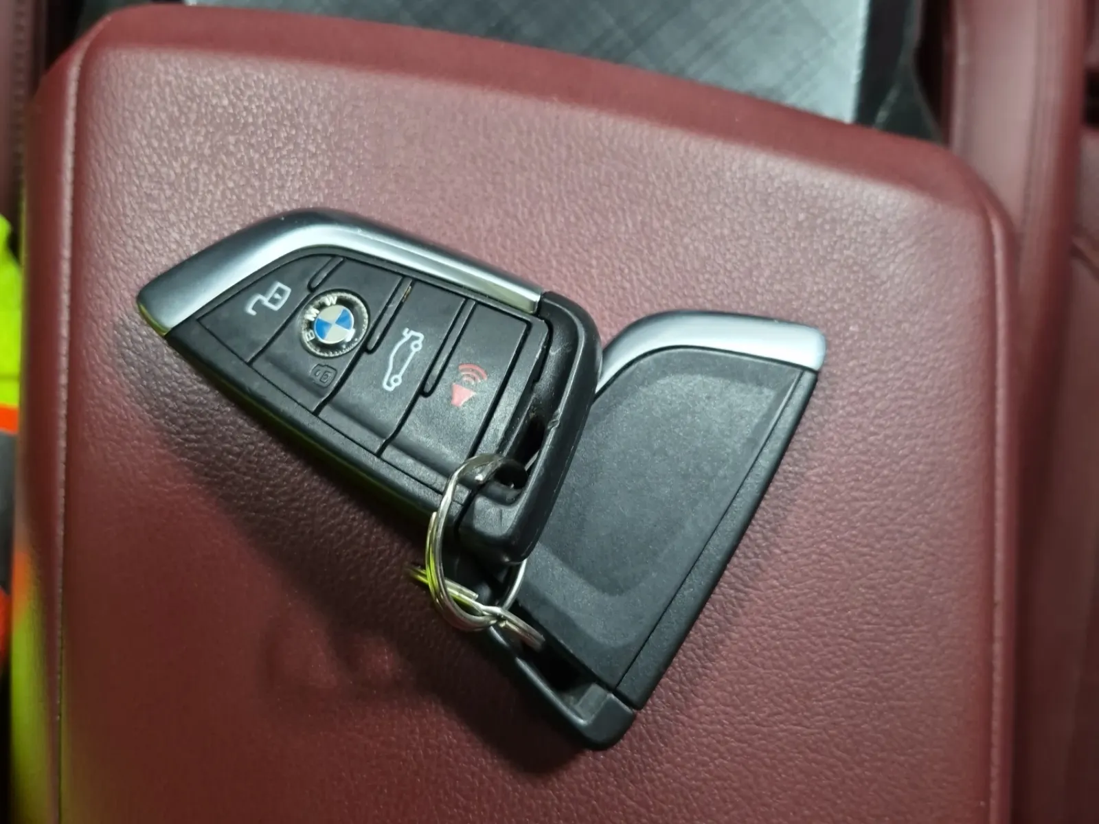 Keys/Fobs/Manual Photo