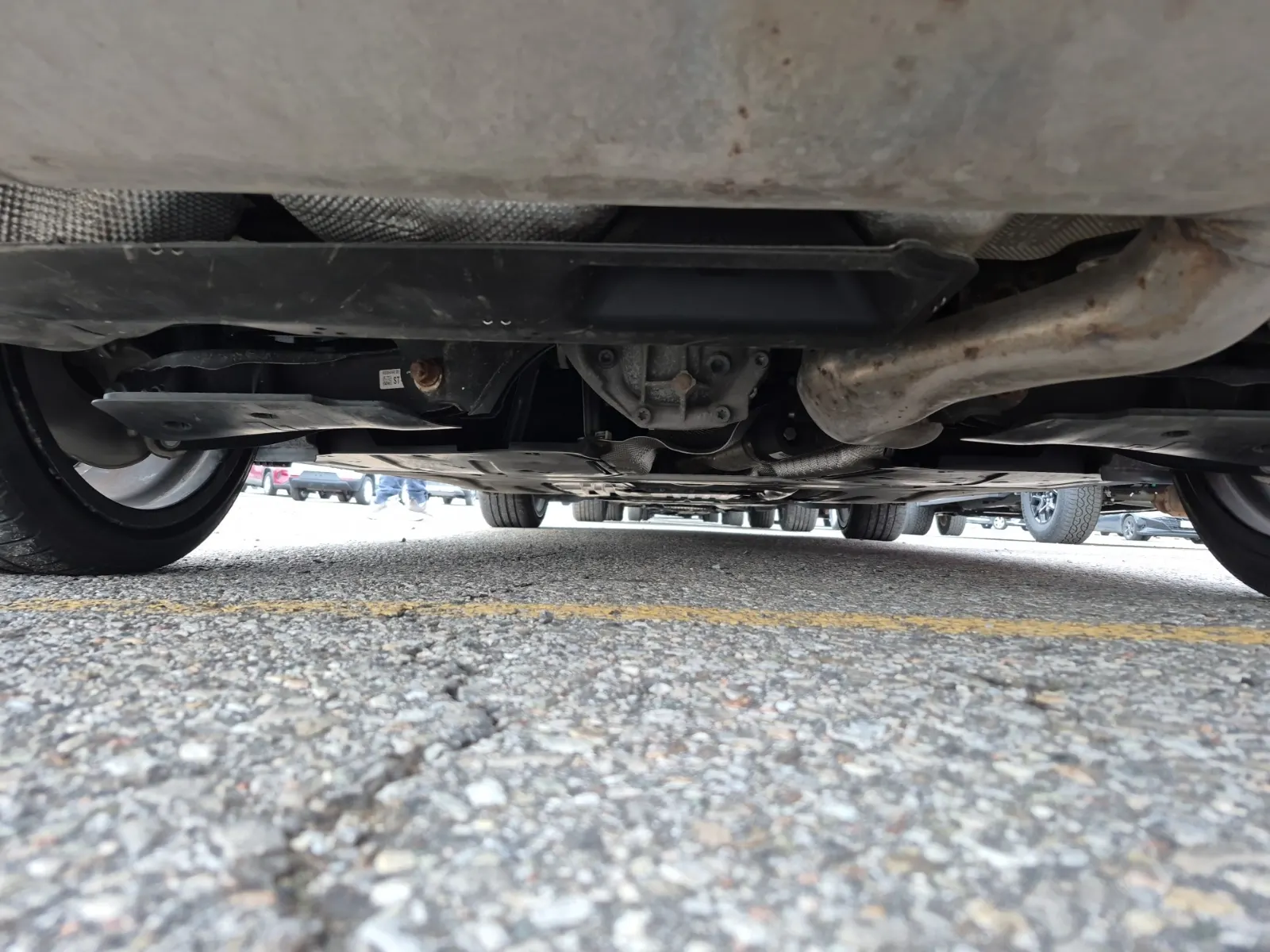 Undercarriage - Rear Photo