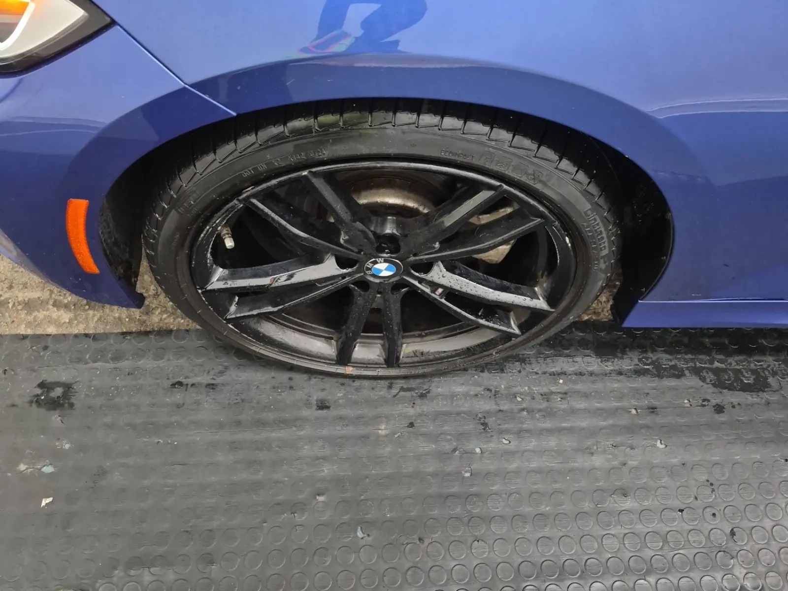 Front driver wheel/tire photo