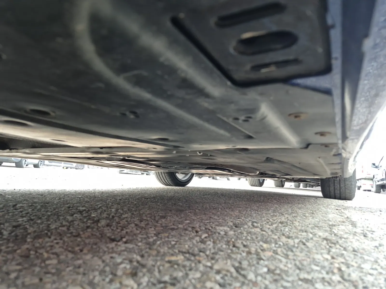 Undercarriage - Passenger Photo