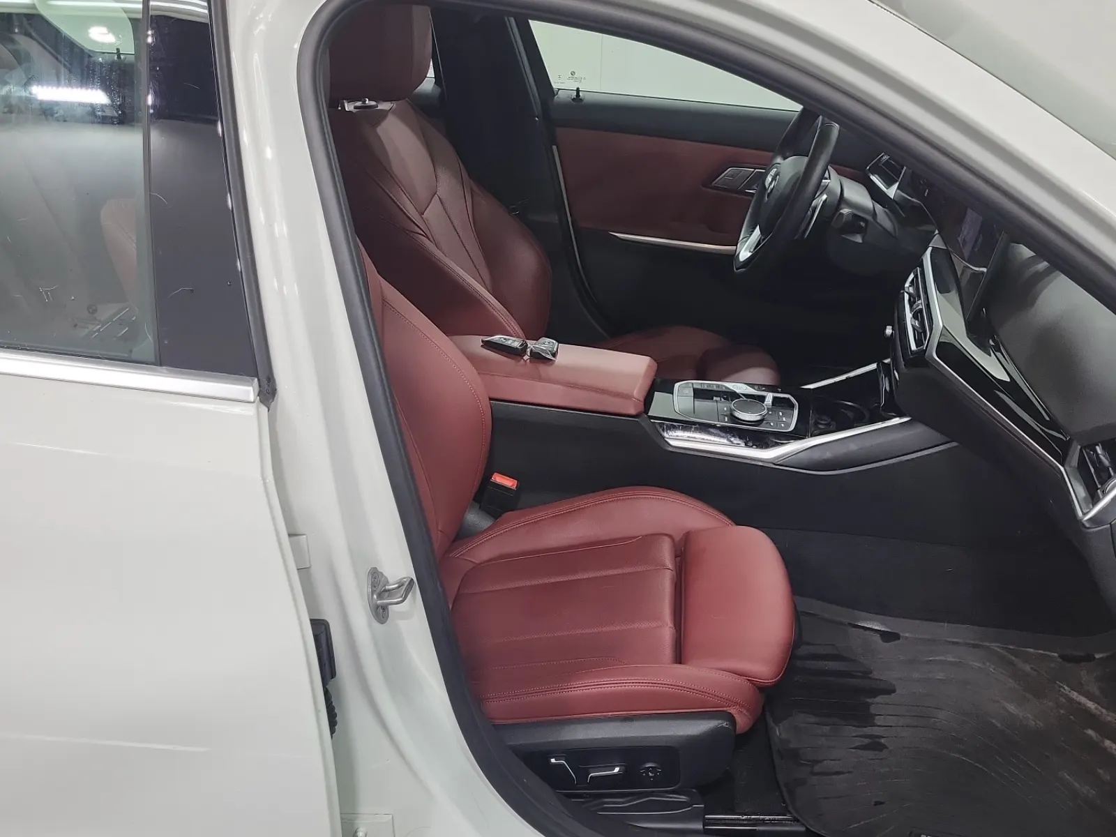 Right Side Interior Photo