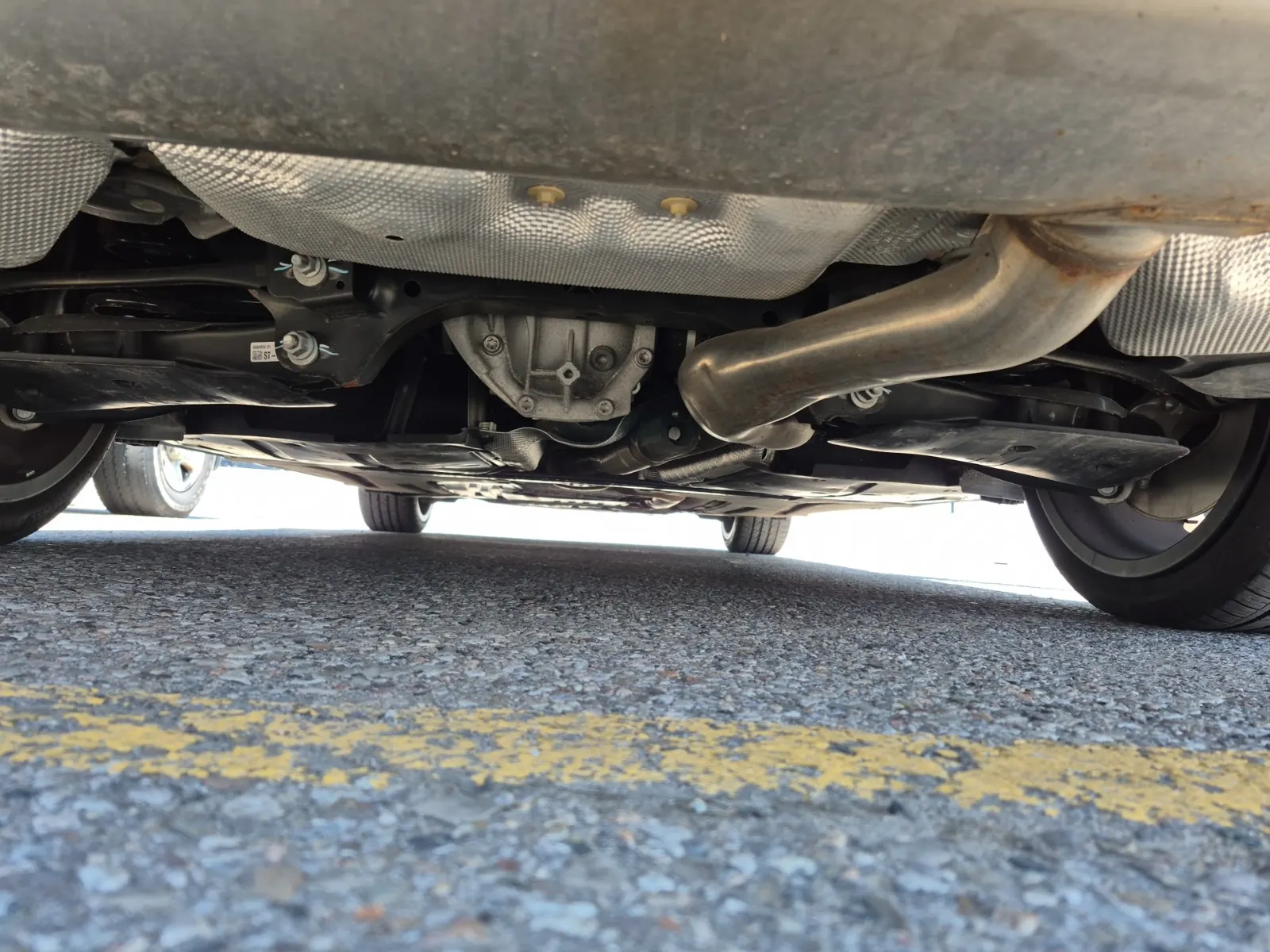 Undercarriage - Rear Photo