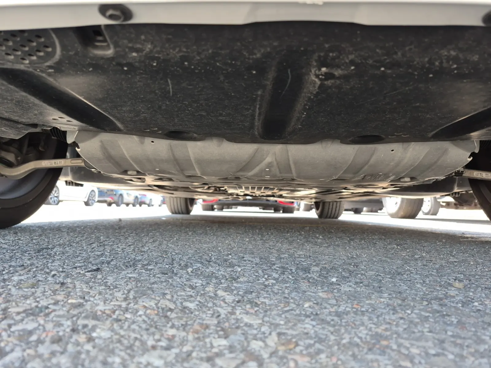 Undercarriage - Front Photo