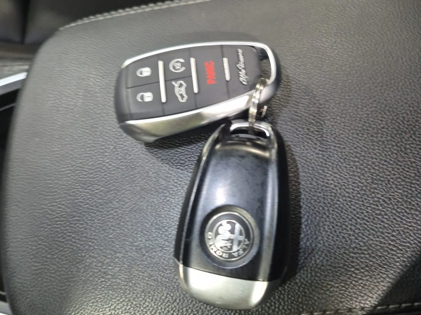 Keys/Fobs/Manual Photo