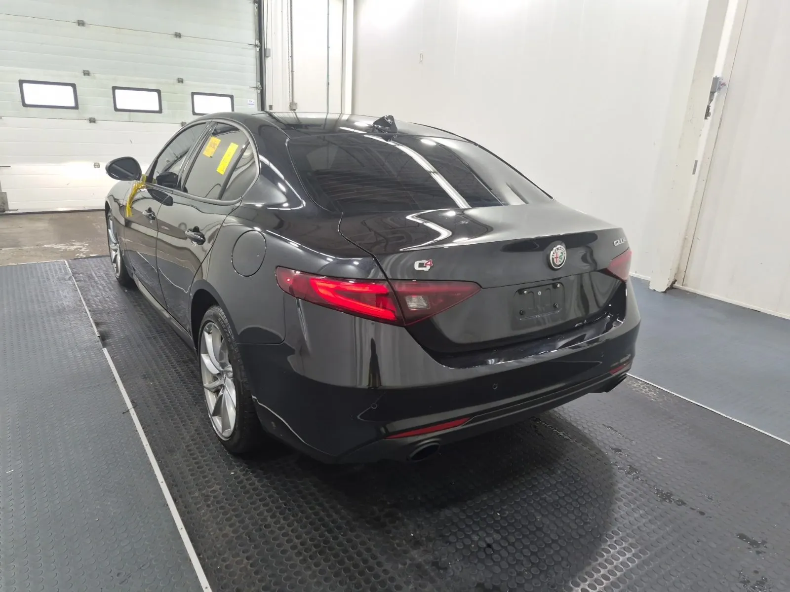 Driver Rear 3/4 Photo