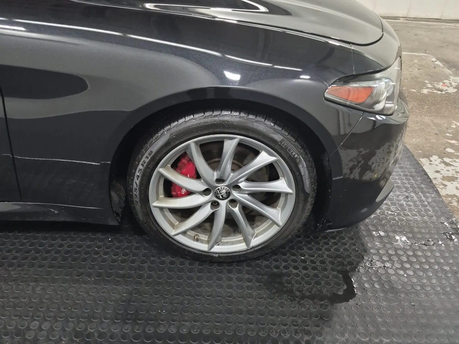 Right Front Wheel/Tire Photo