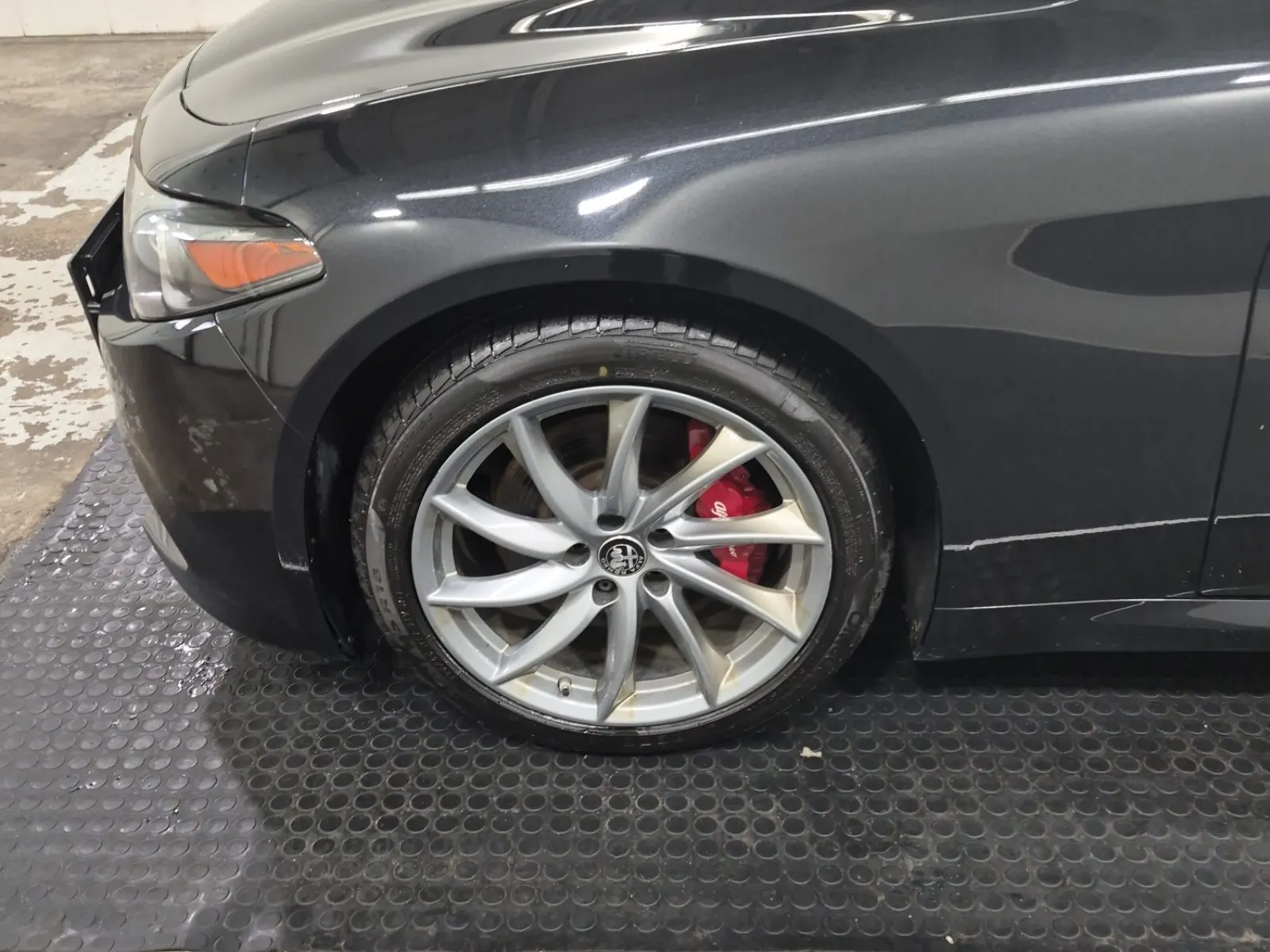 Front driver wheel/tire photo