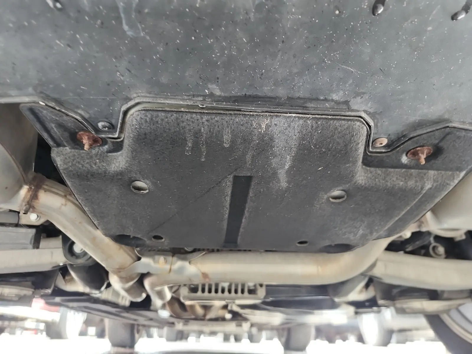Undercarriage - Rear Photo