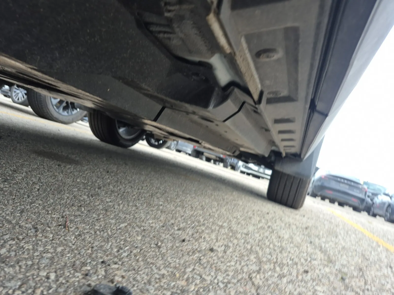 Undercarriage - Passenger Photo