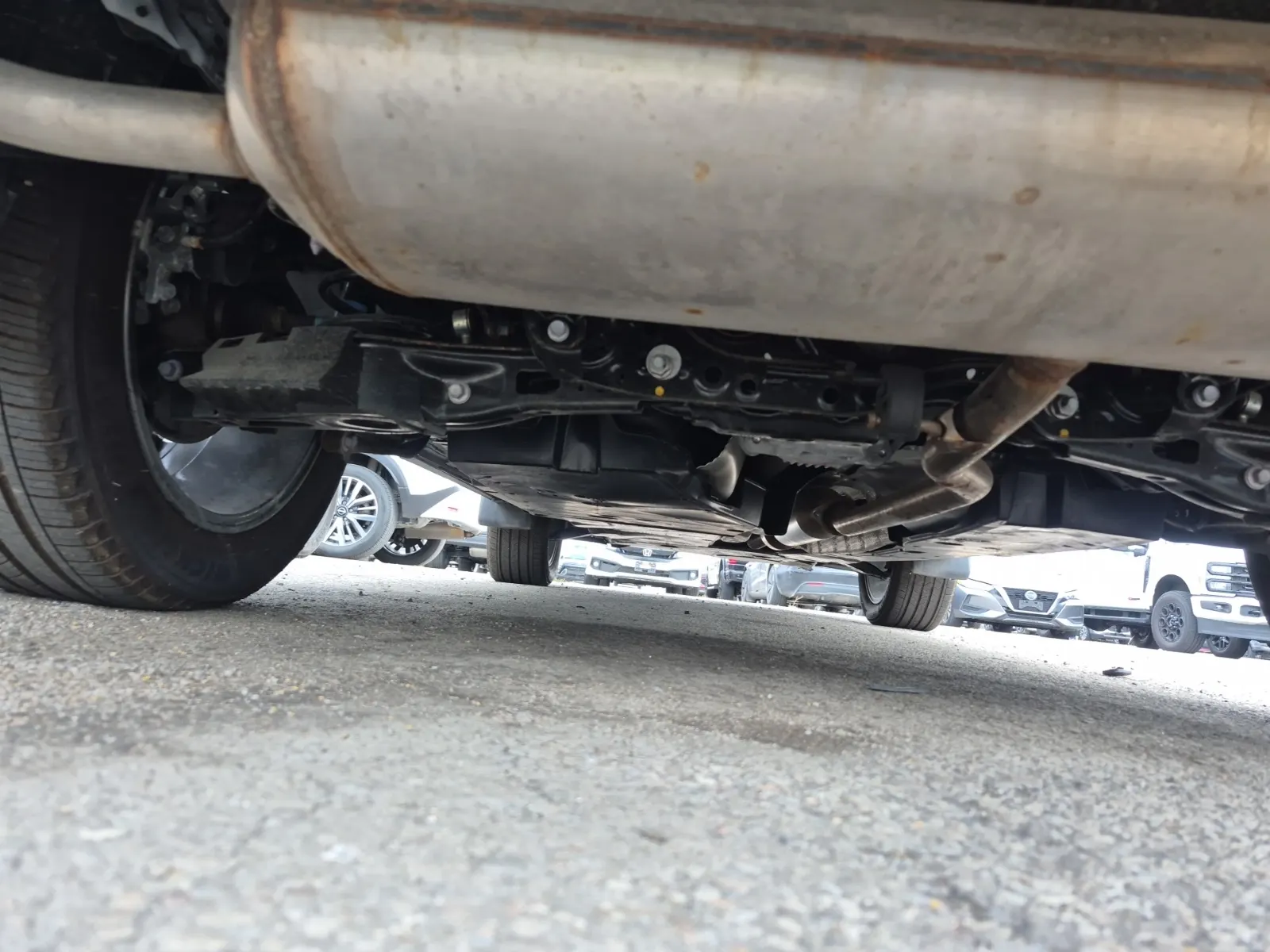 Undercarriage - Rear Photo