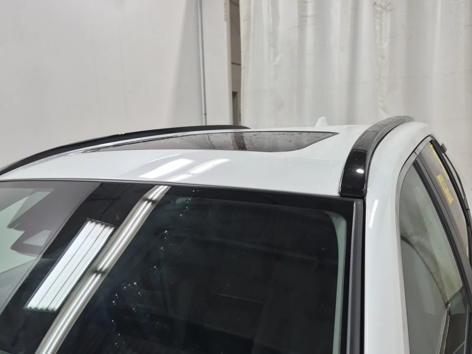 Exterior Roof Photo