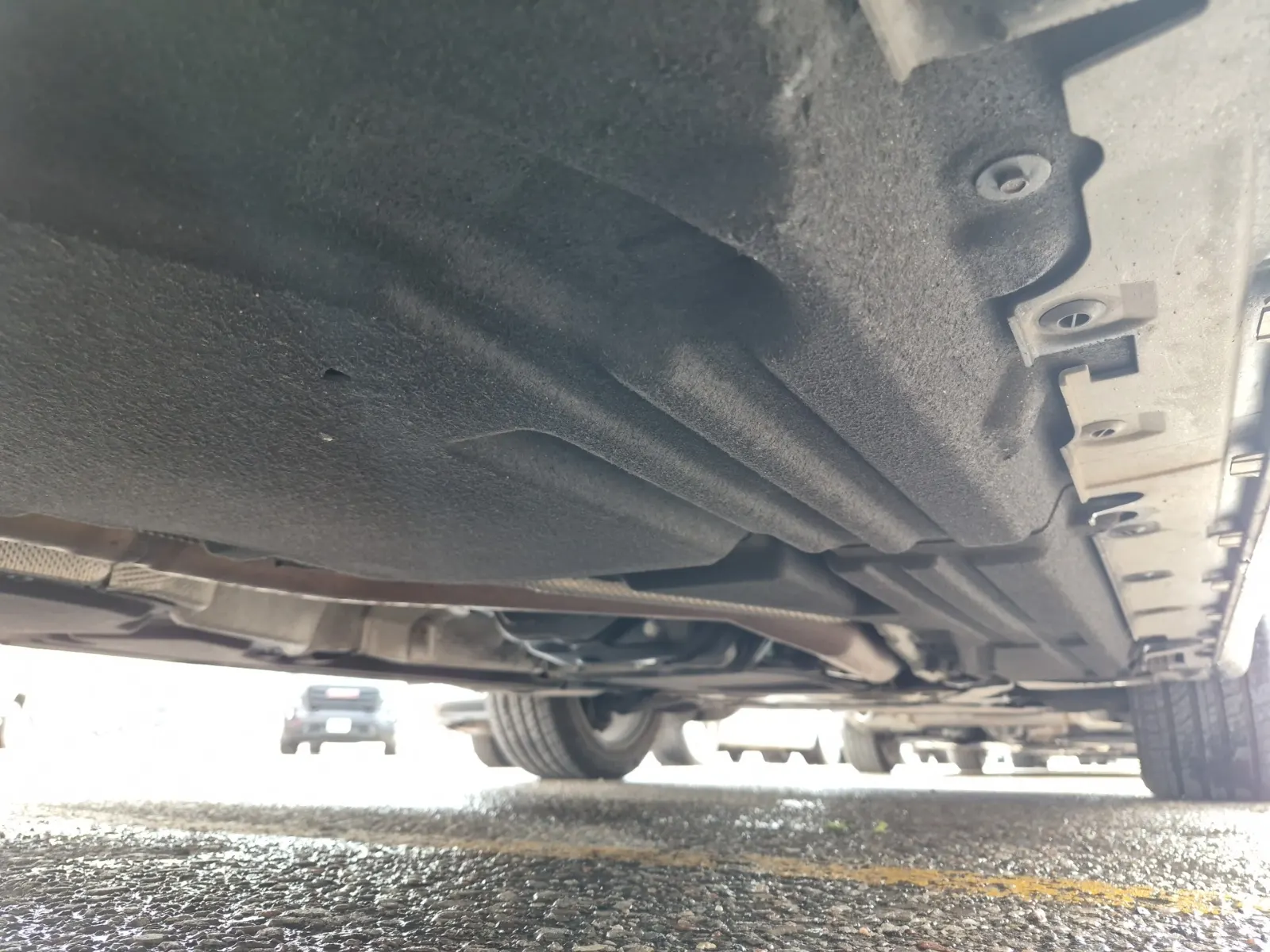 Undercarriage - Passenger Photo