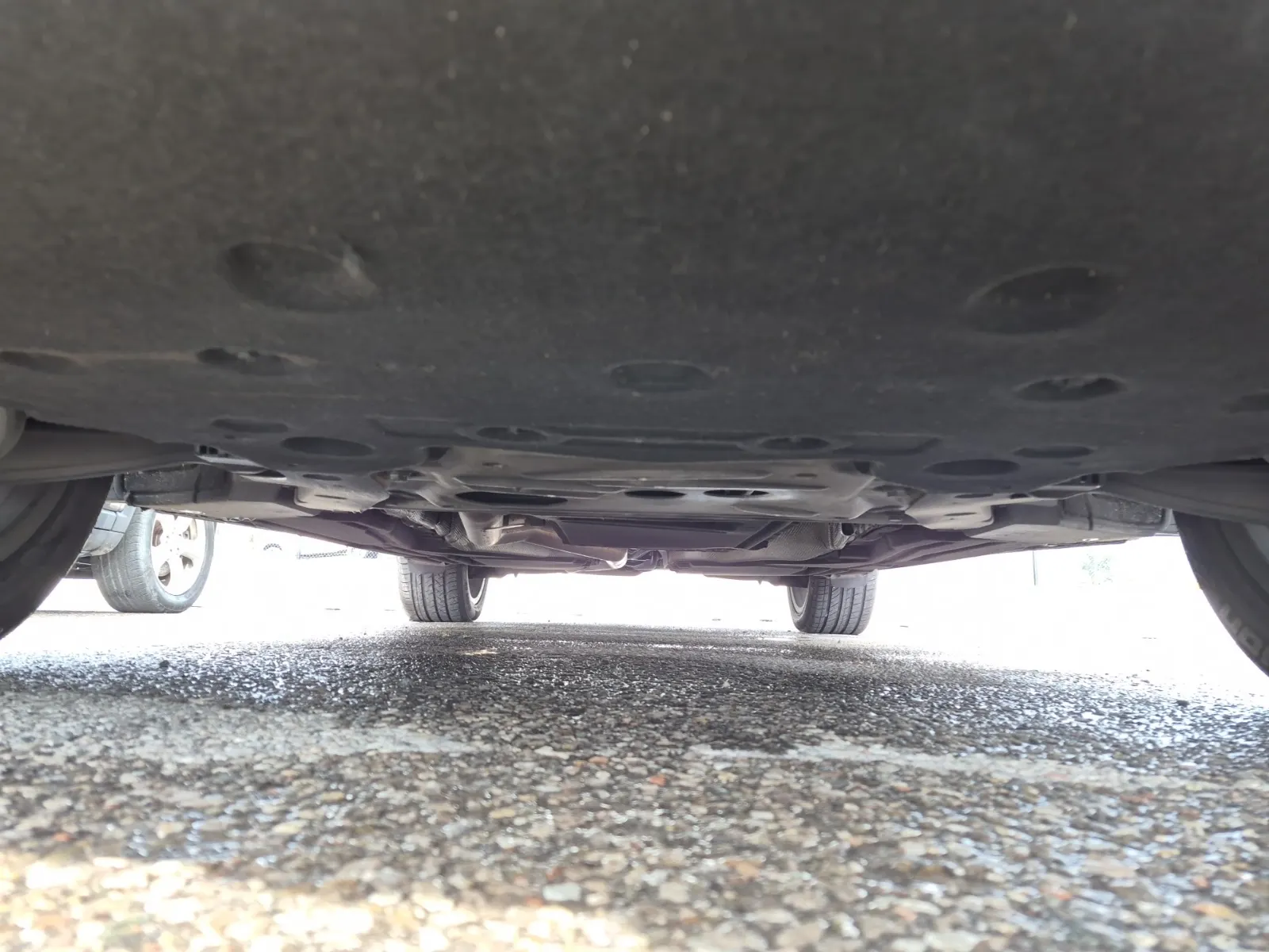 Undercarriage - Front Photo