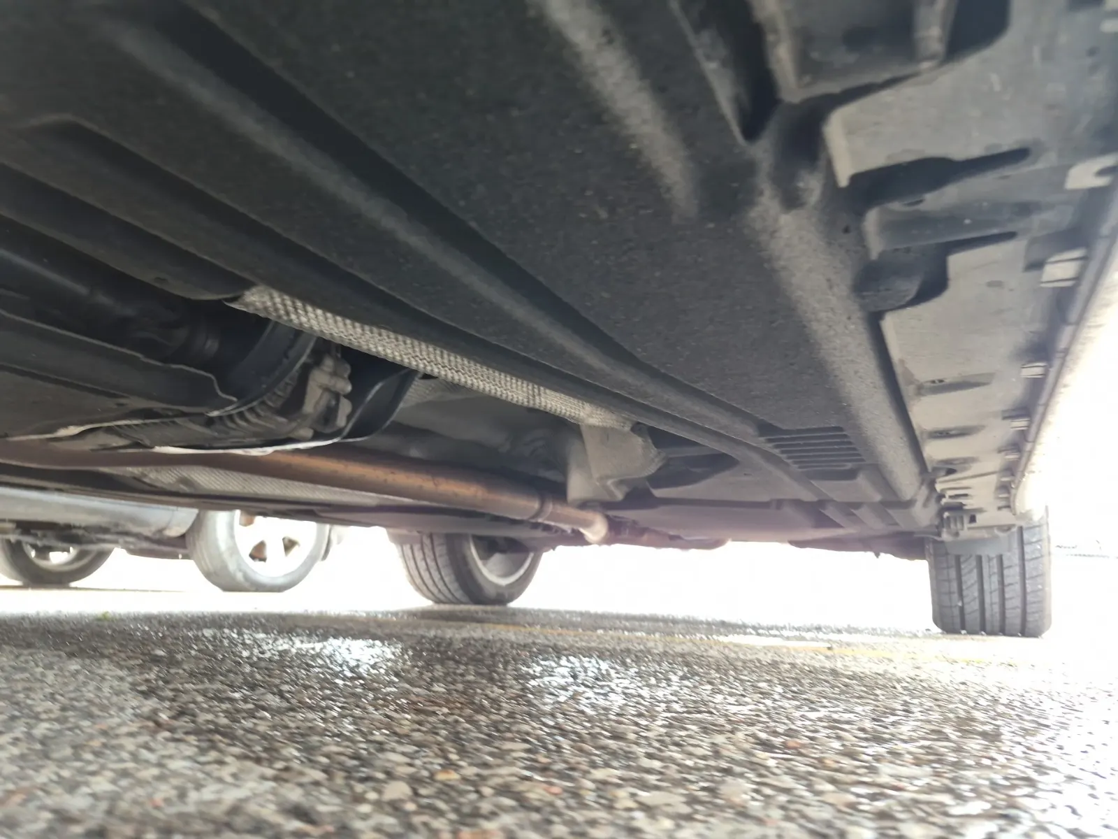Undercarriage - Driver Photo