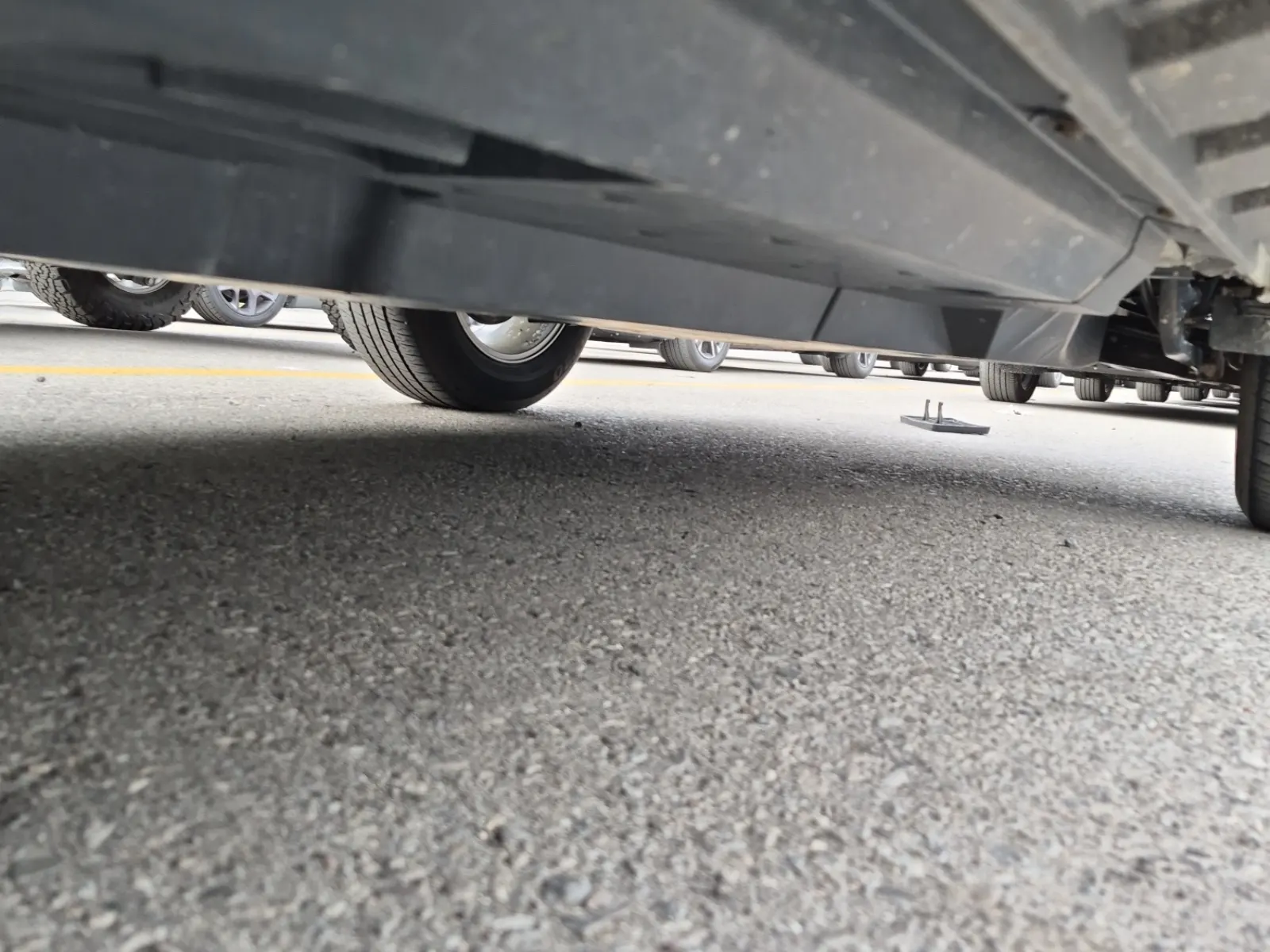 Undercarriage - Driver Photo