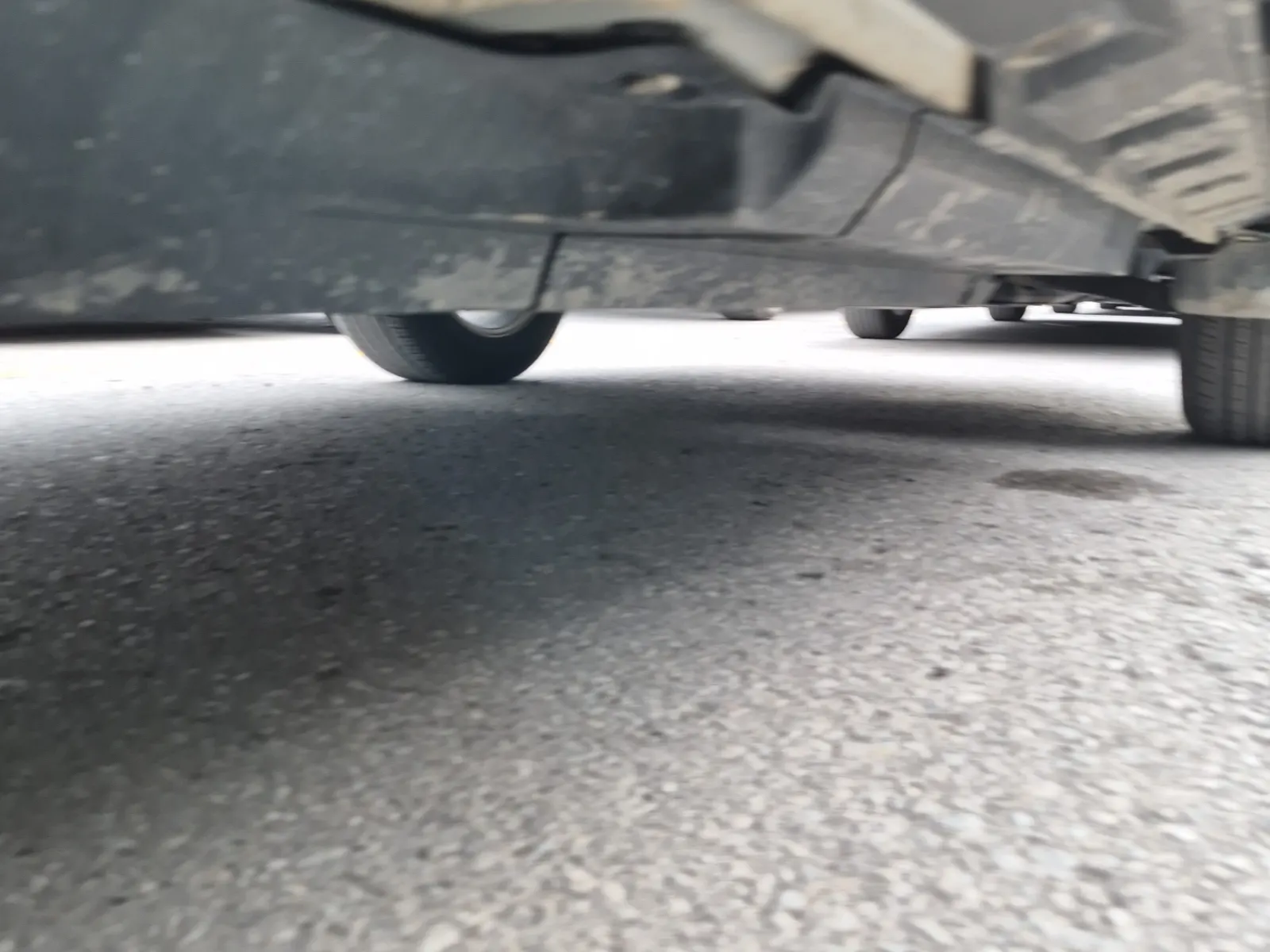 Undercarriage - Passenger Photo