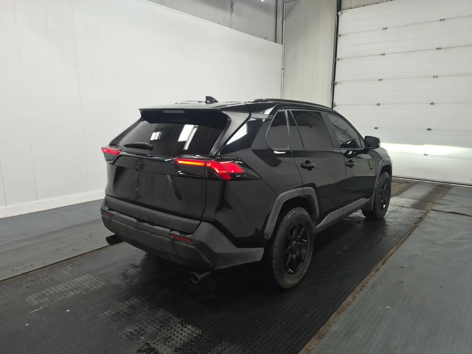 Passenger Rear 3/4 Photo