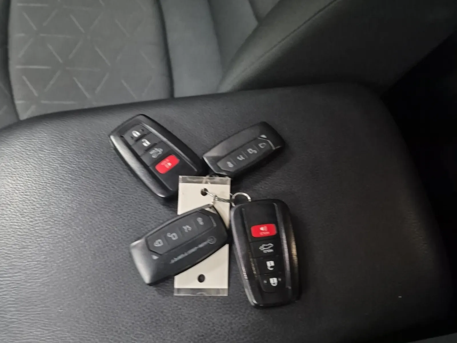 Keys/Fobs/Manual Photo