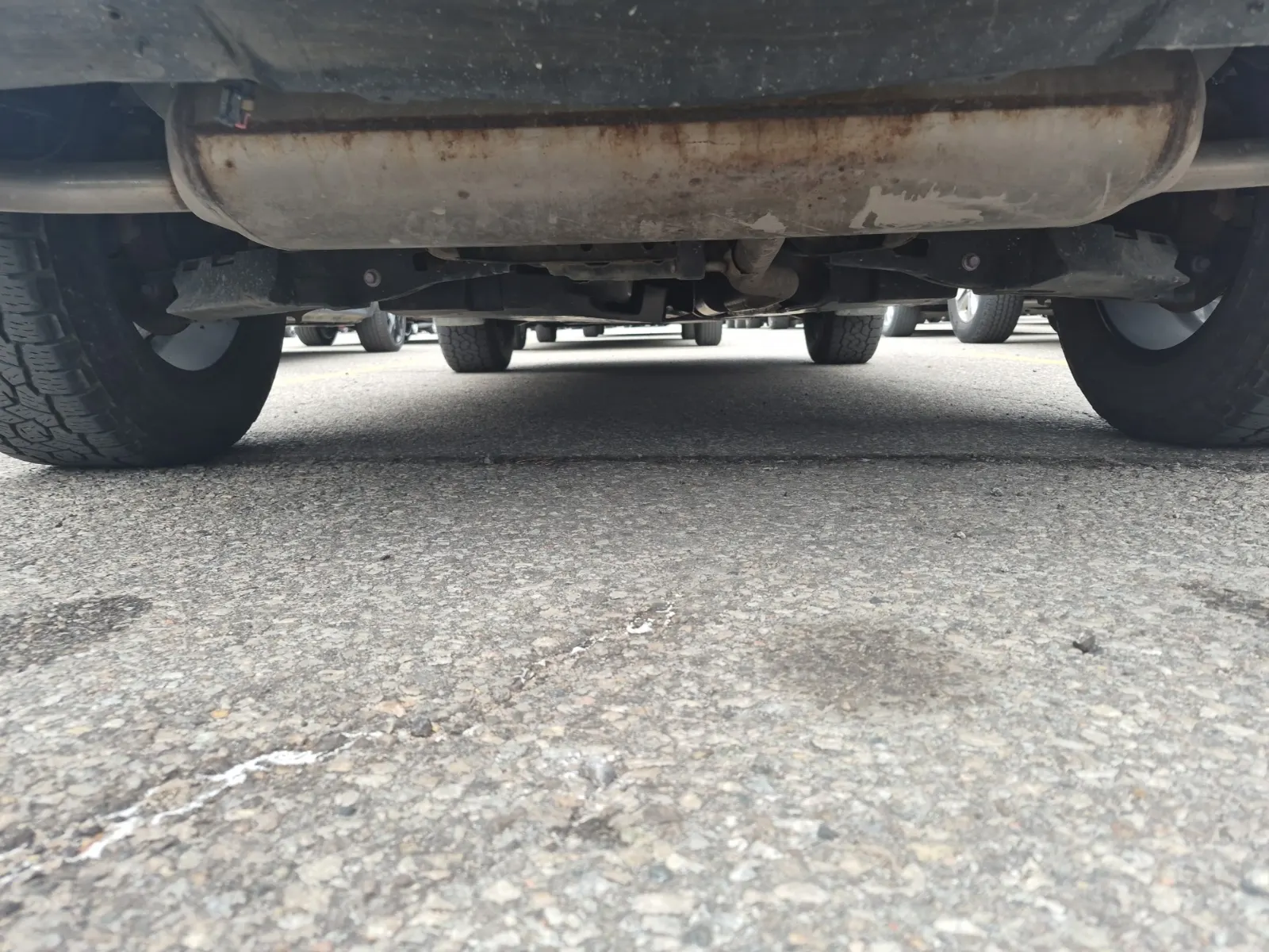 Undercarriage - Rear Photo