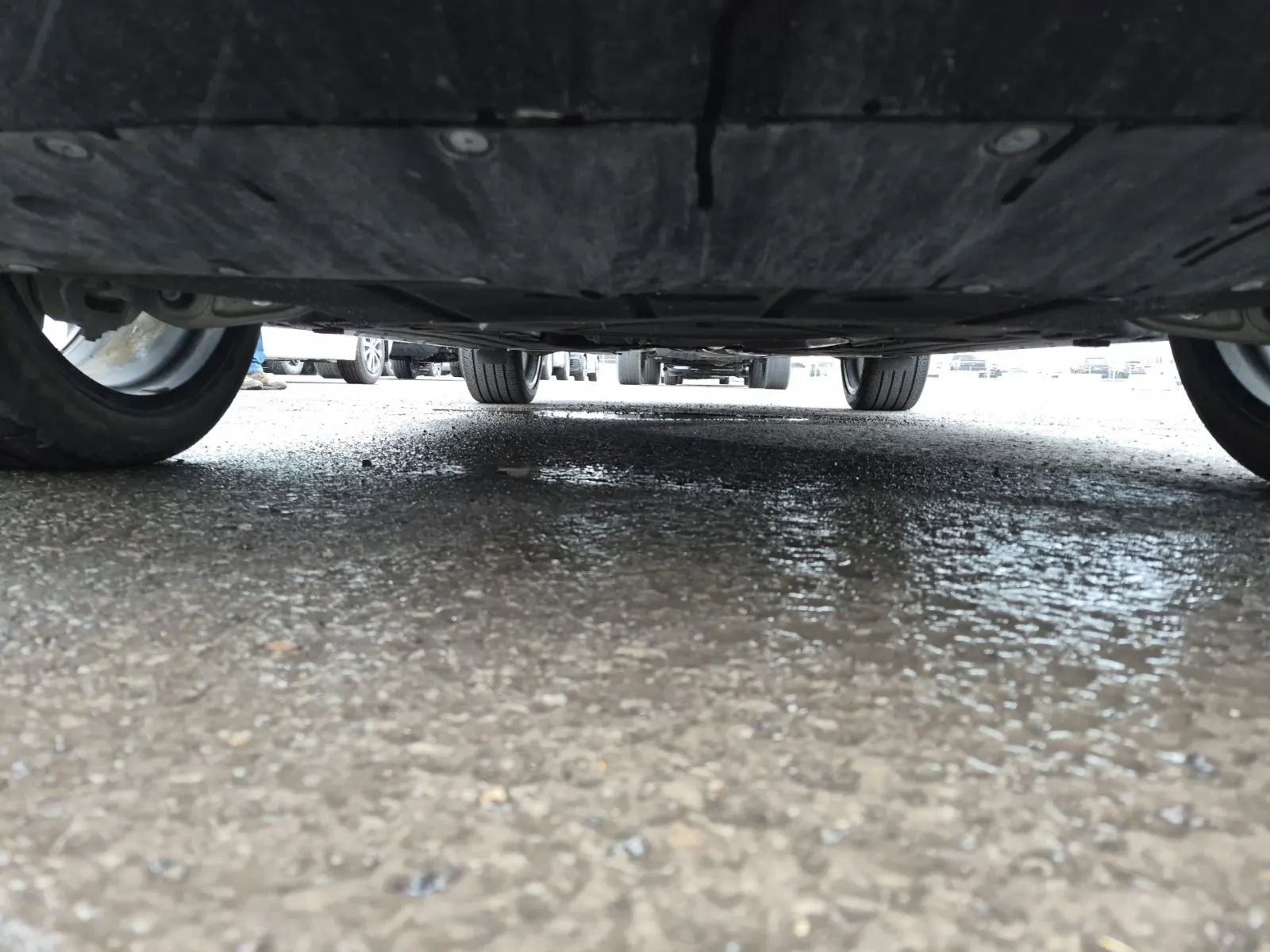 Undercarriage - Front Photo