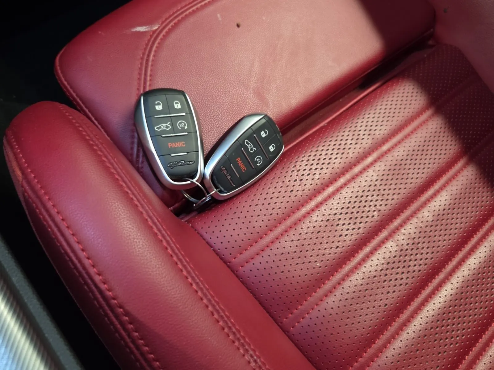 Keys/Fobs/Manual Photo