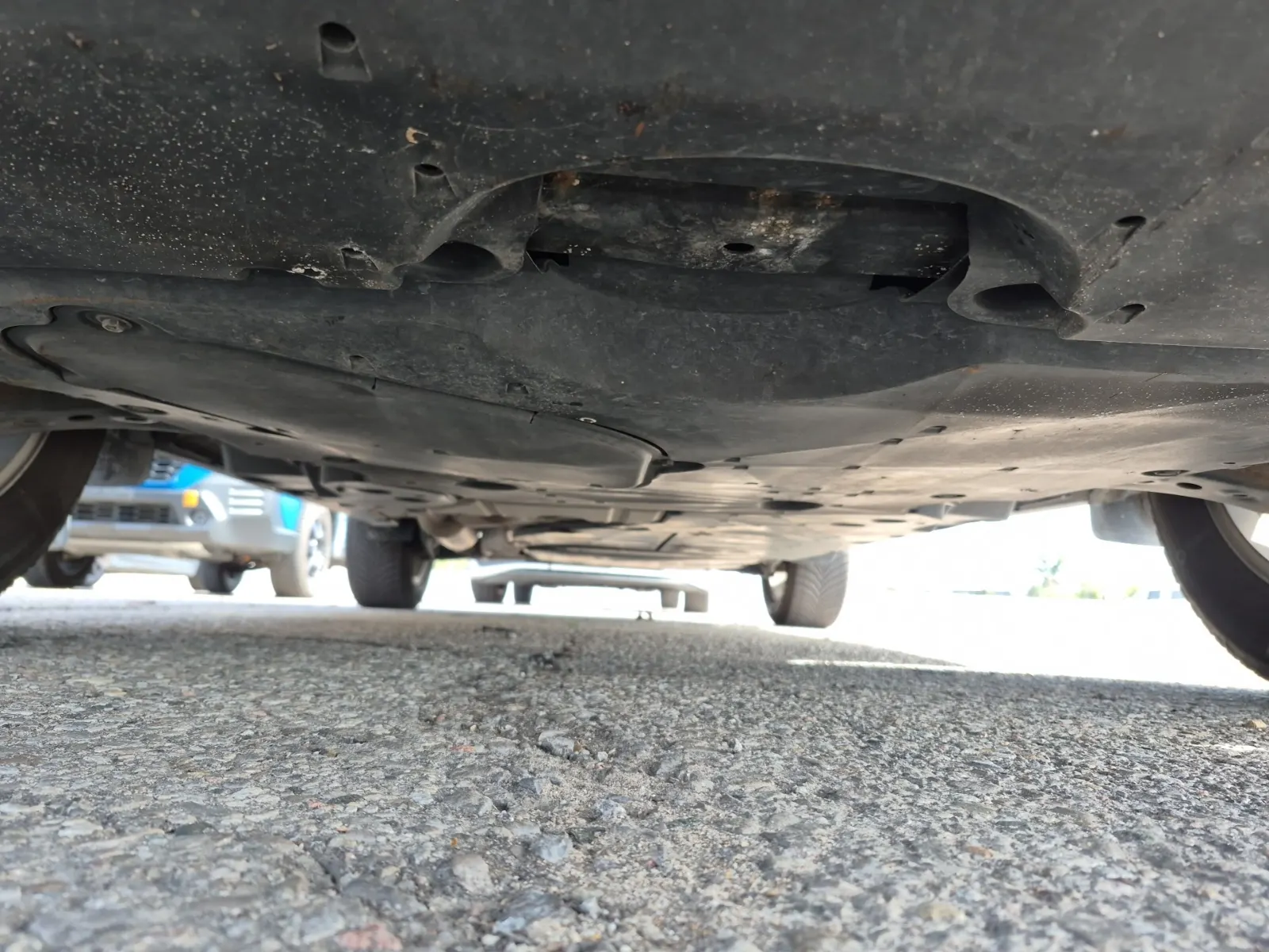 Undercarriage - Front Photo