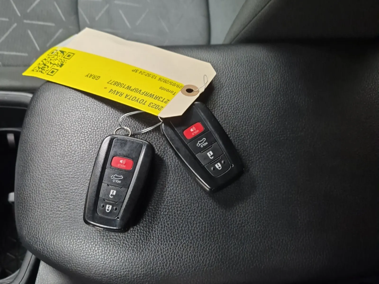 Keys/Fobs/Manual Photo