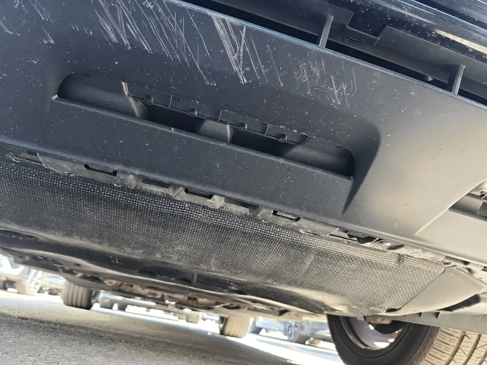Undercarriage - Front Photo