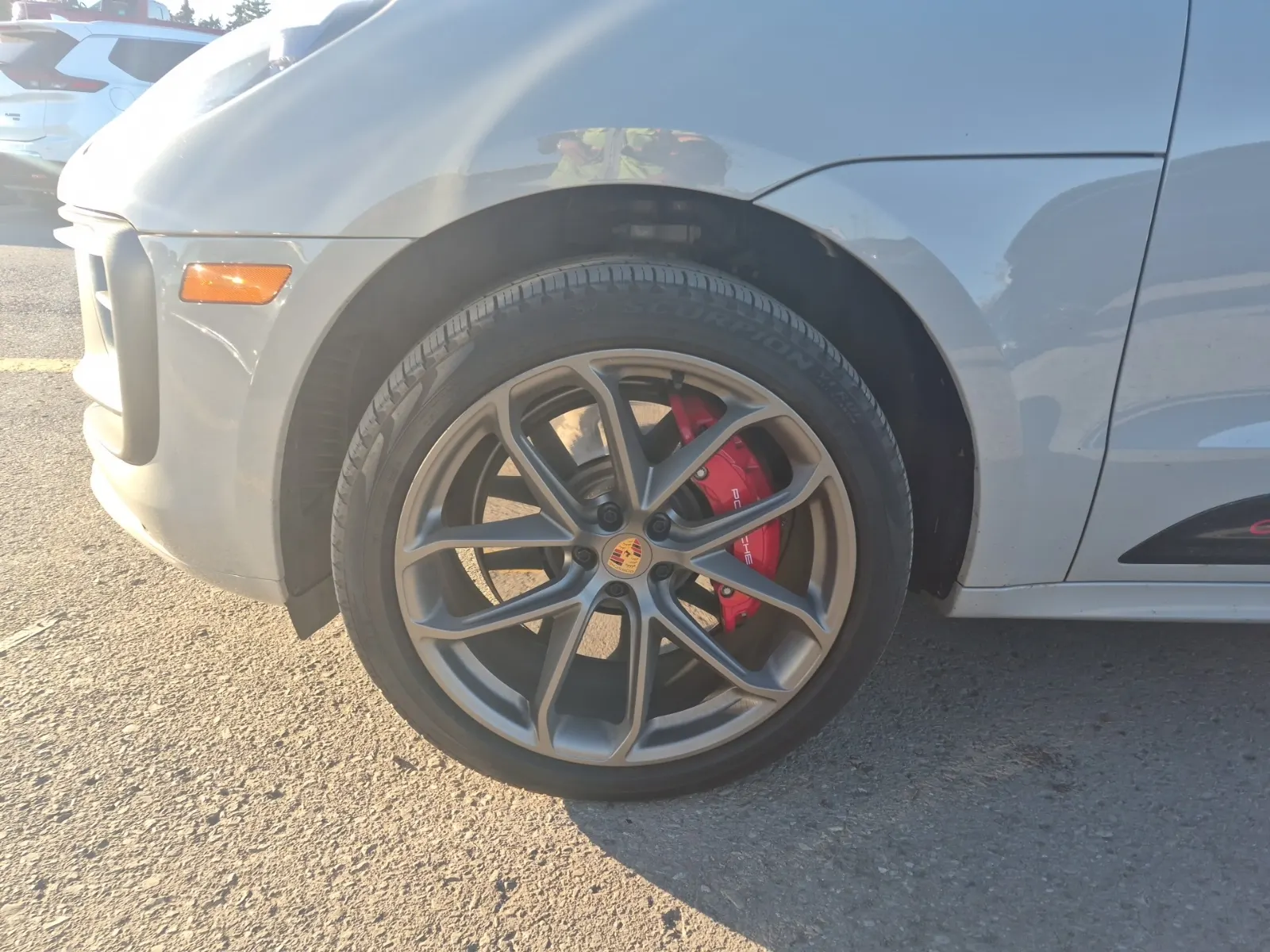 Front driver wheel/tire photo