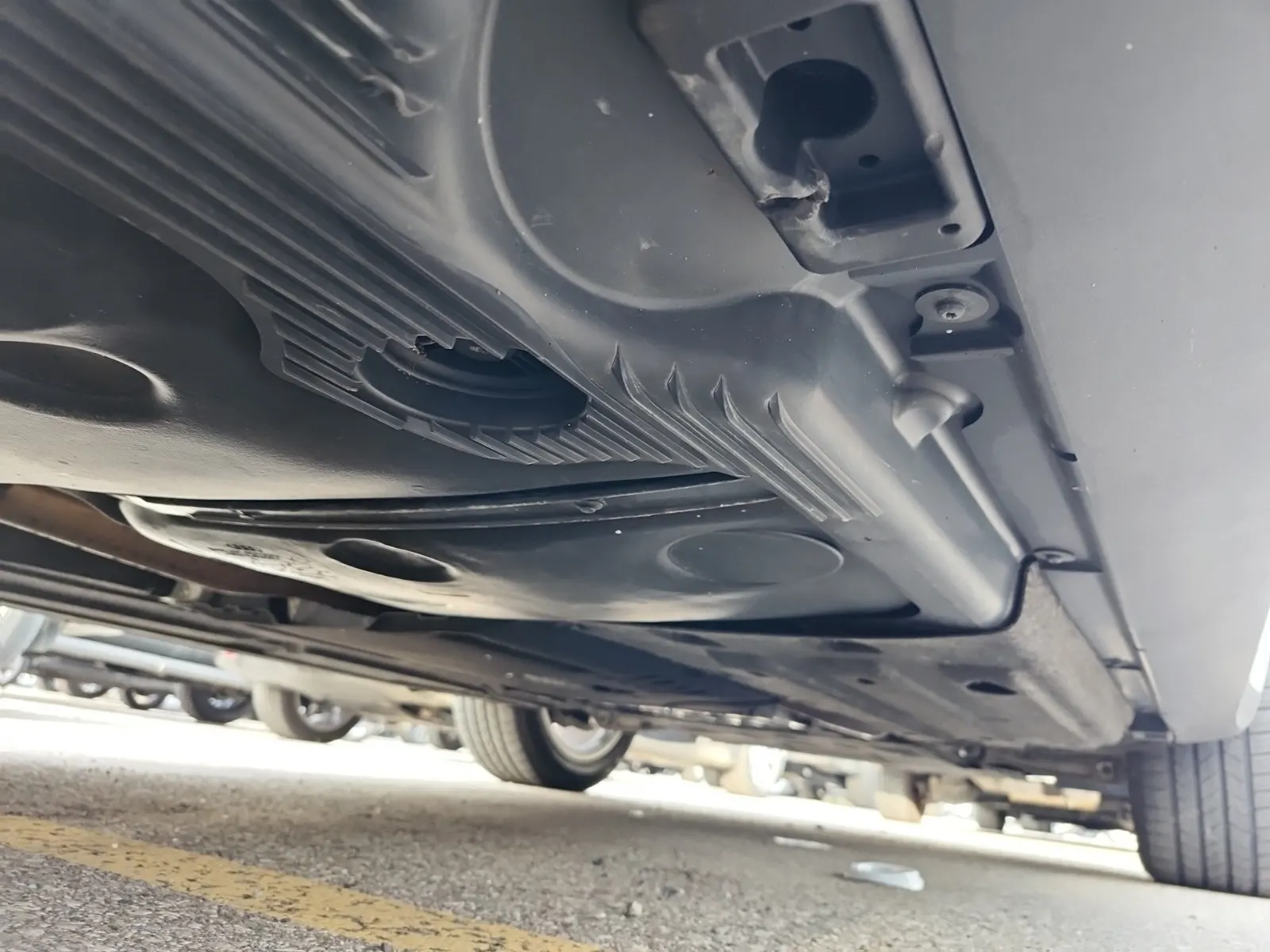 Undercarriage - Passenger Photo