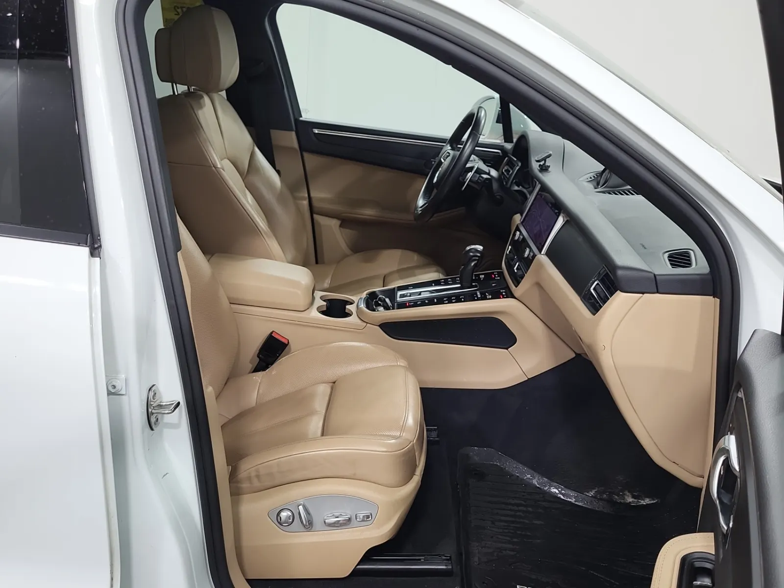 Right Side Interior Photo