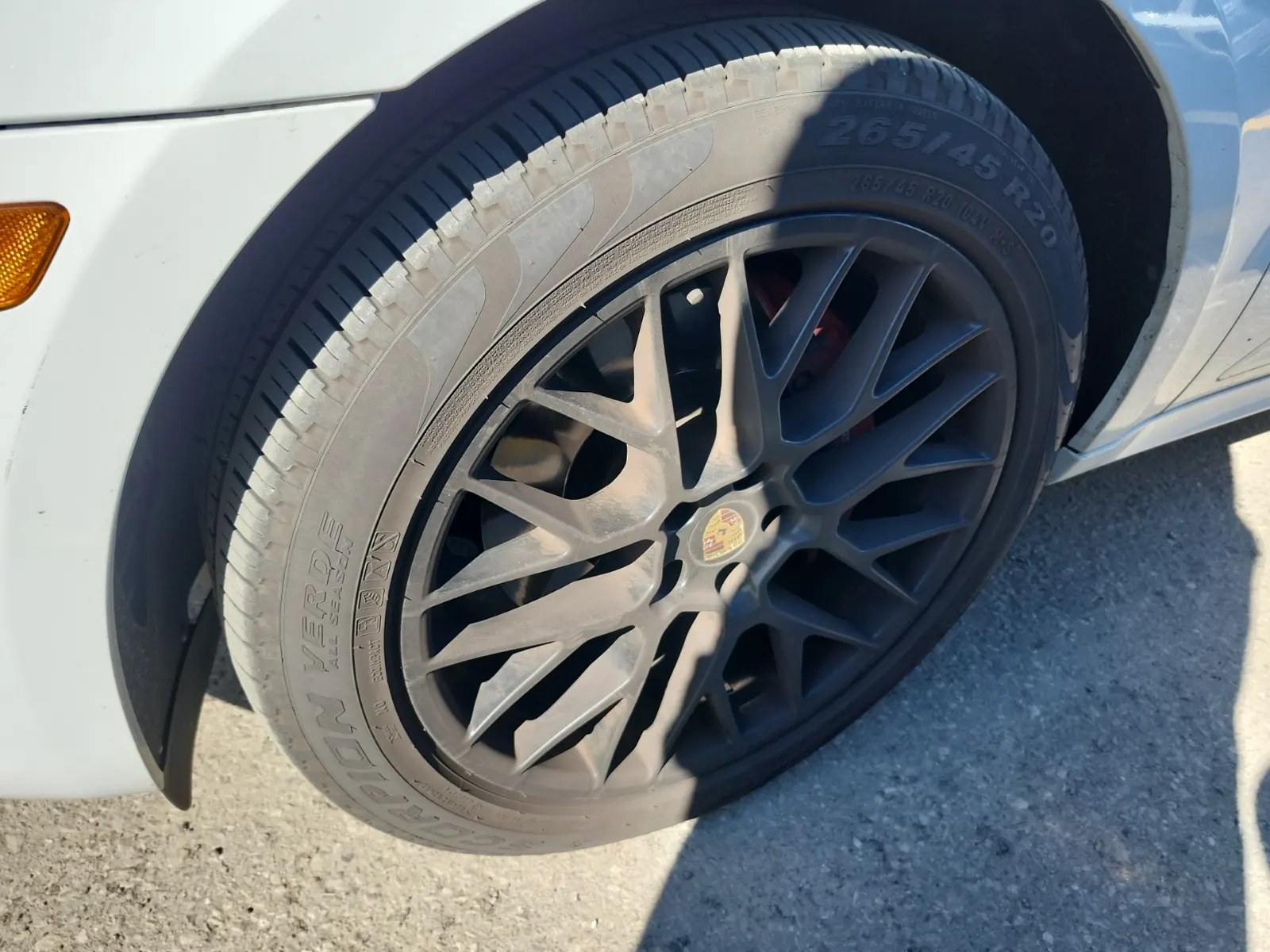 Front driver wheel/tire photo