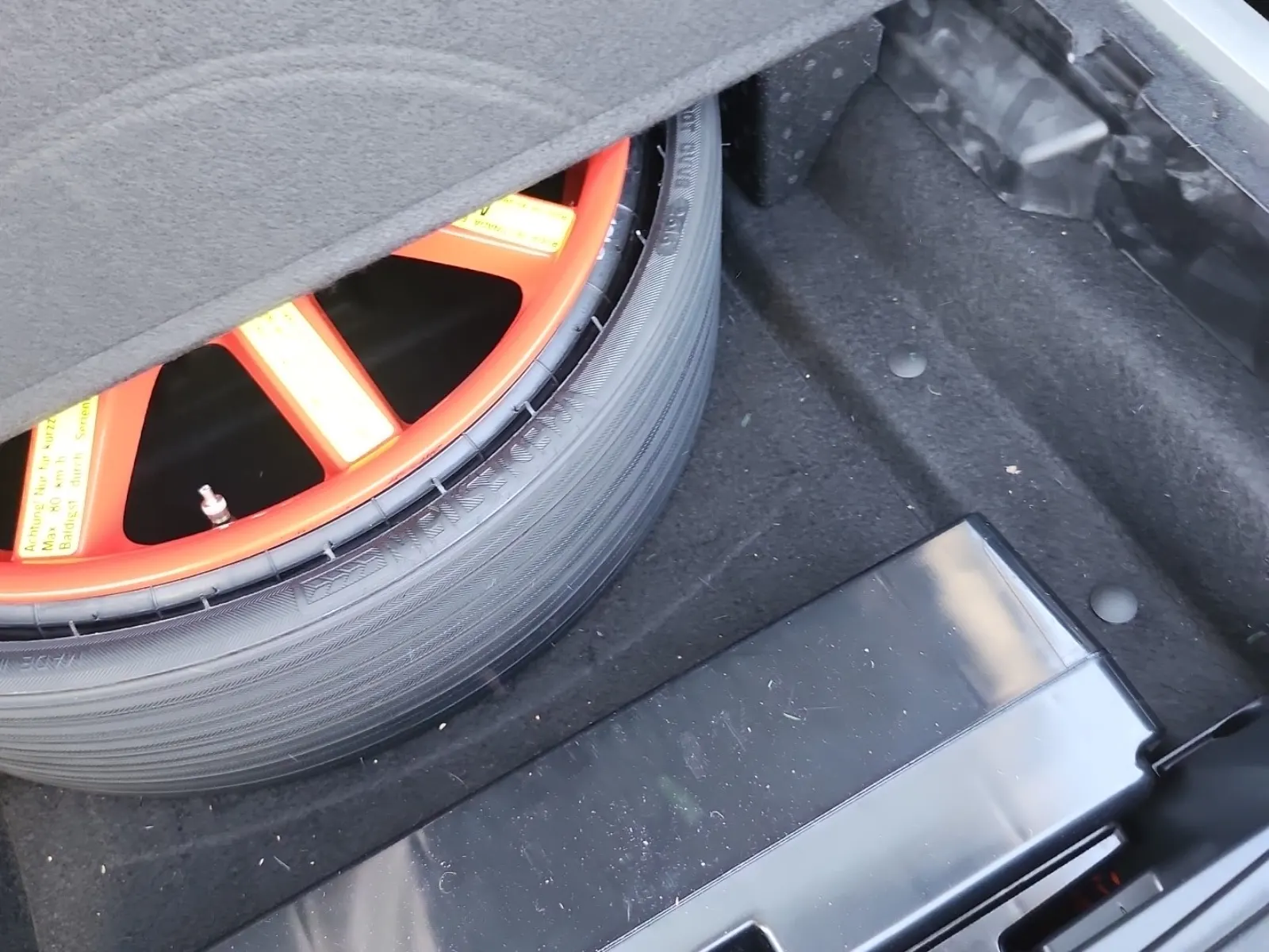 Spare Tire & Wheel Photo