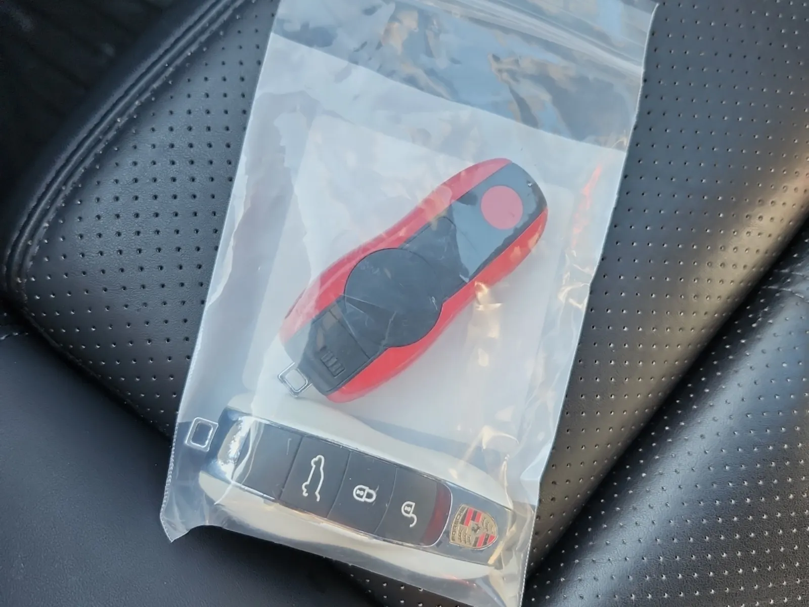 Keys/Fobs/Manual Photo