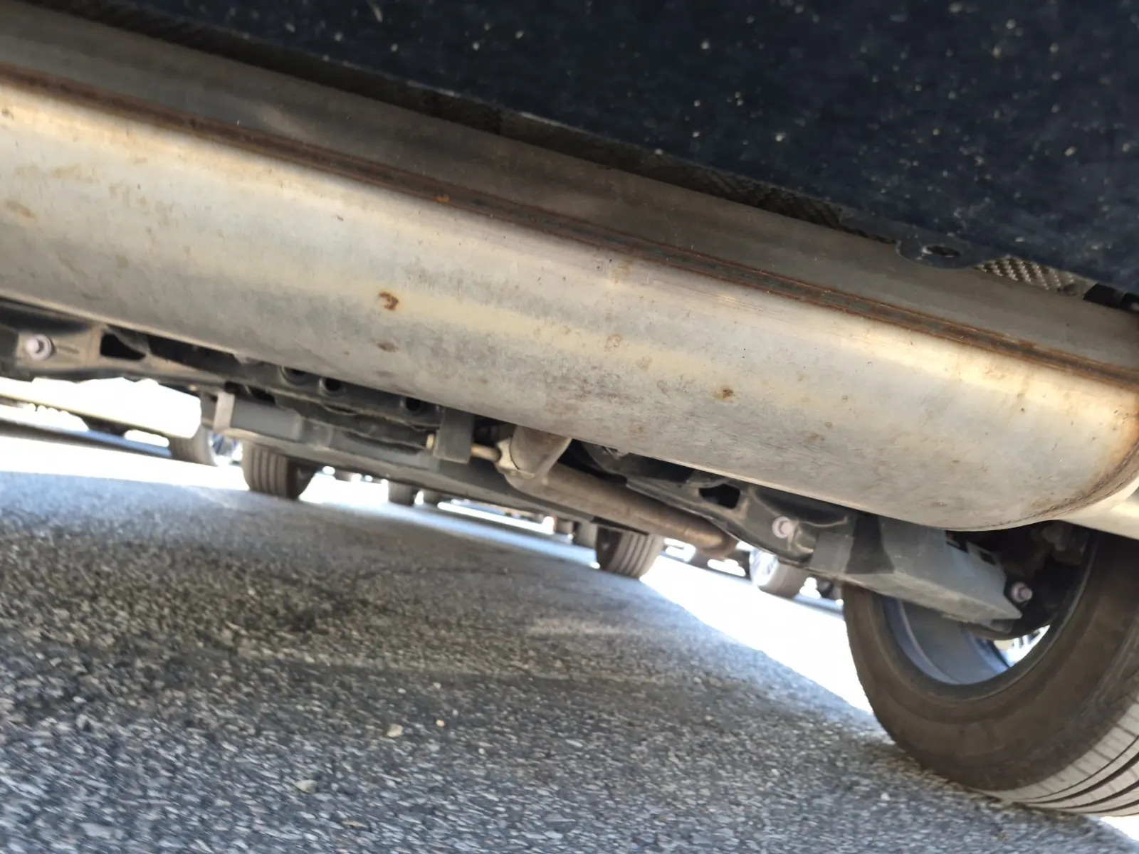 Undercarriage - Rear Photo