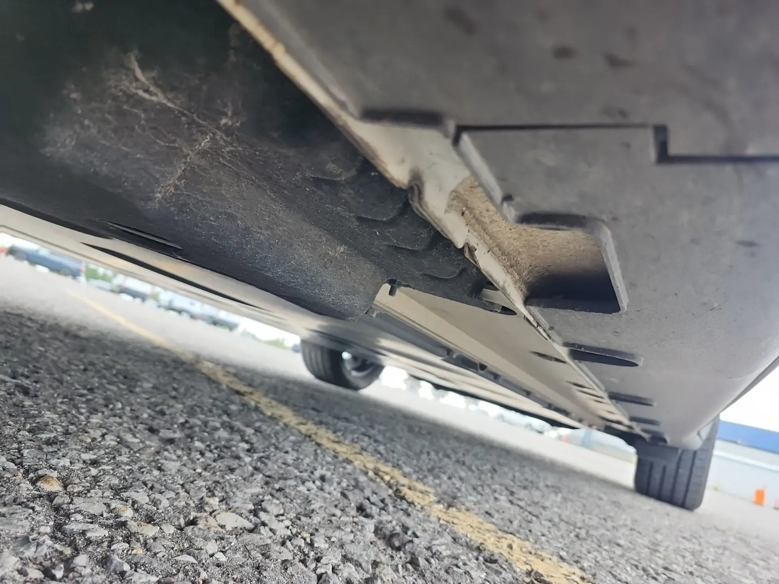Undercarriage - Driver Photo