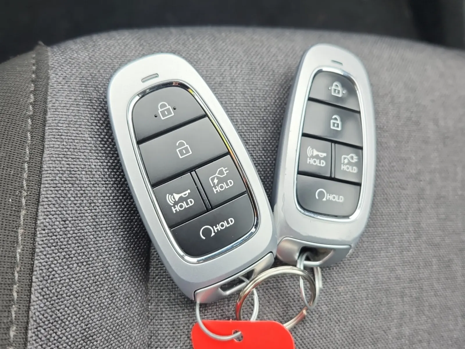 Keys/Fobs/Manual Photo