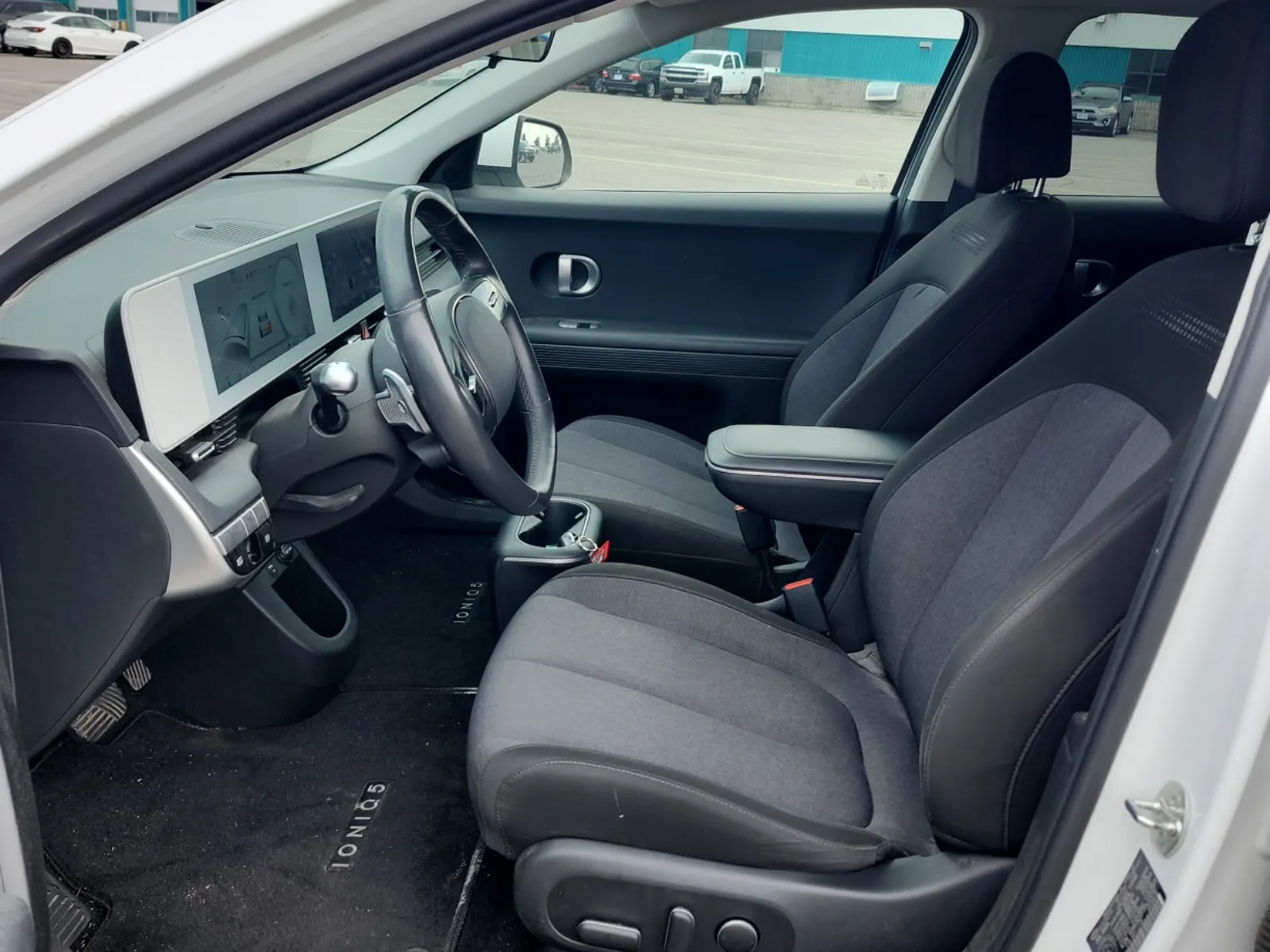 Front Interior Photo