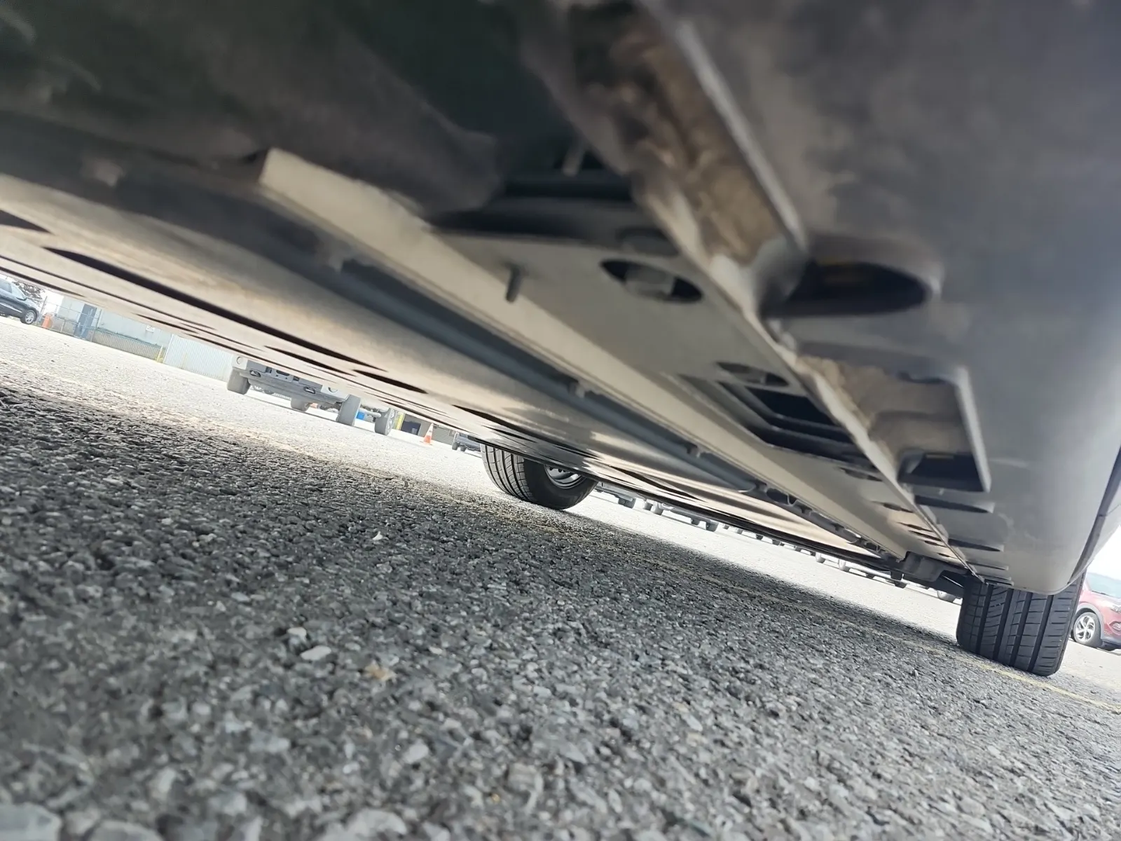 Undercarriage - Passenger Photo