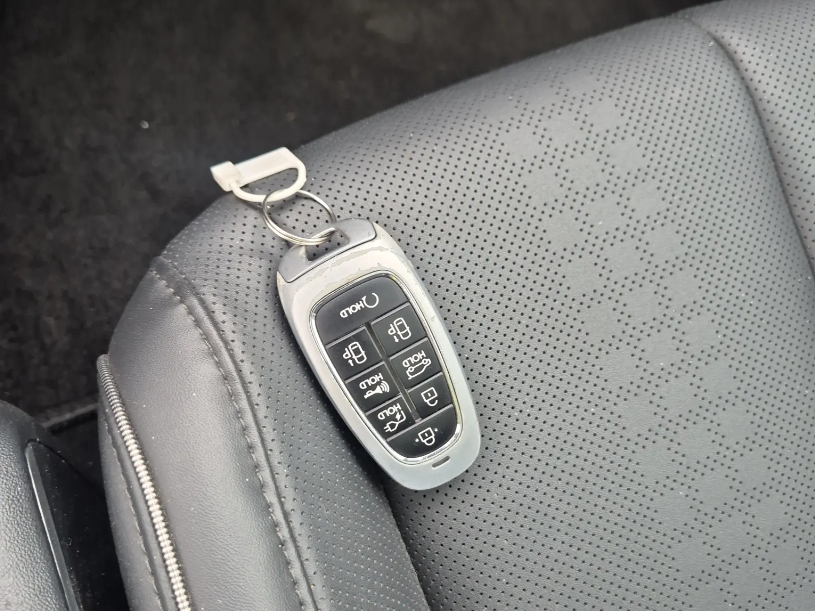 Keys/Fobs/Manual Photo