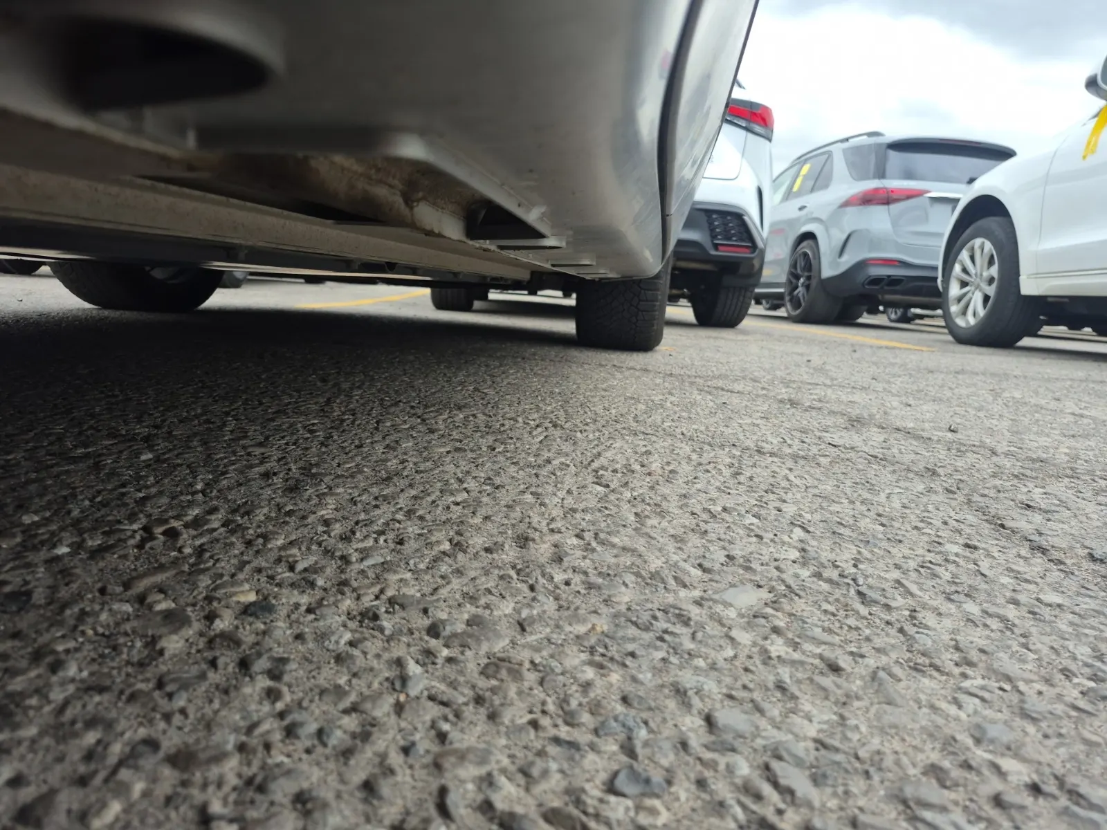 Undercarriage - Passenger Photo