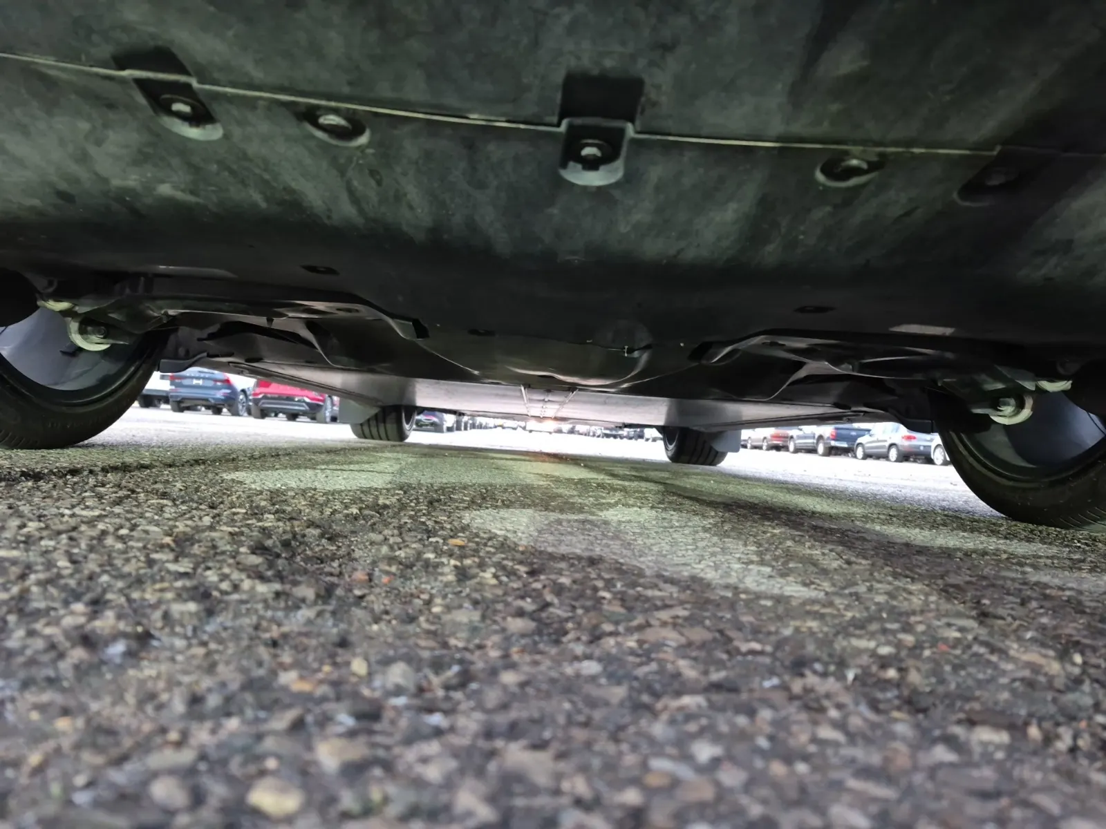 Undercarriage - Rear Photo
