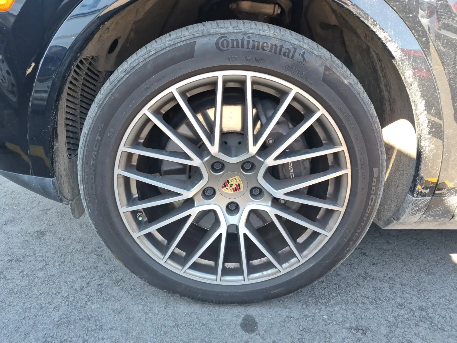 Front driver wheel/tire photo