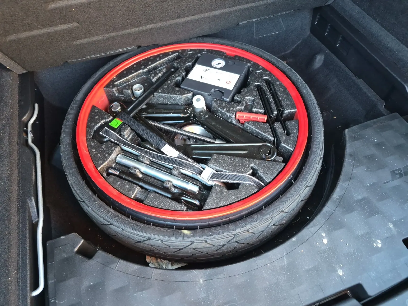 Spare Tire & Wheel Photo