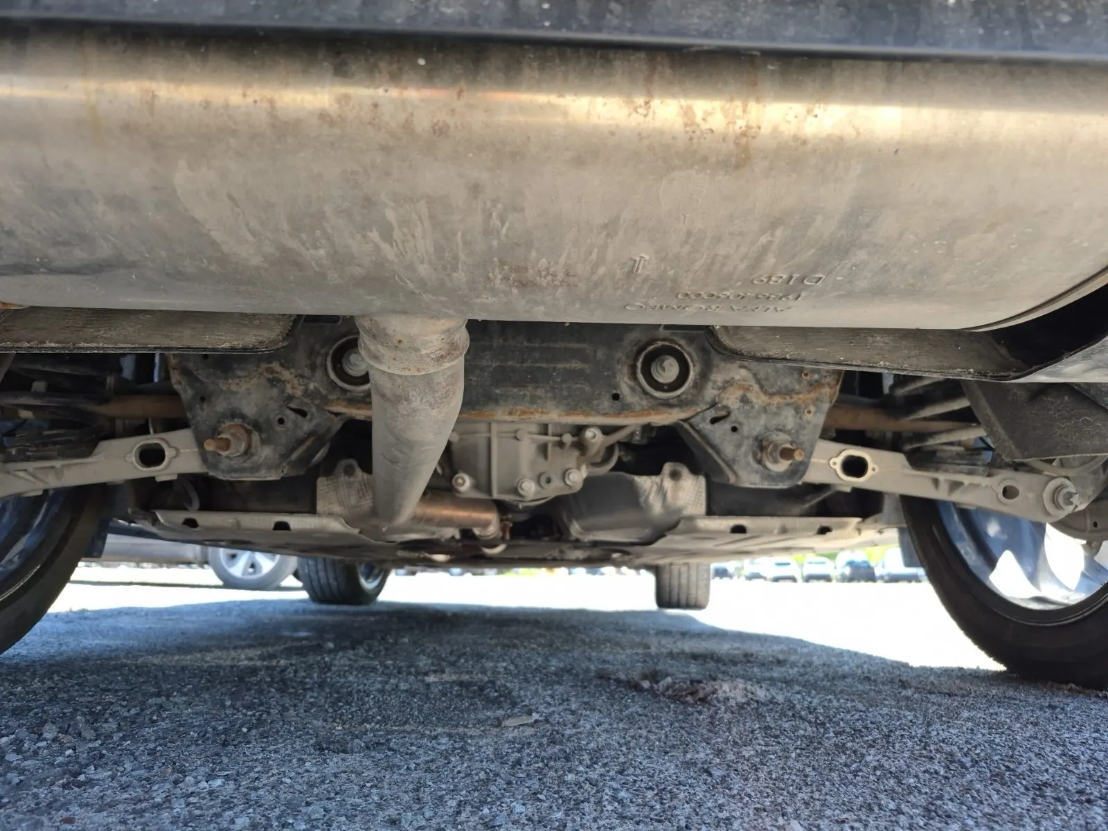 Undercarriage - Rear Photo