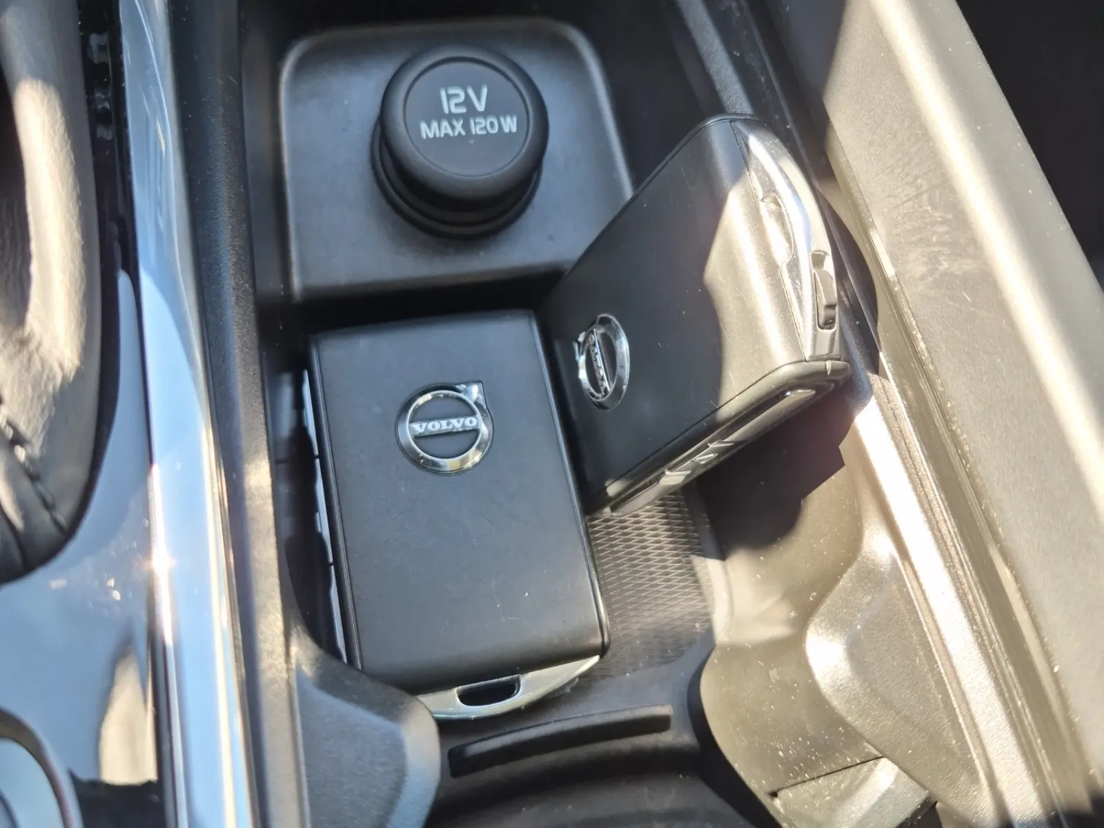 Keys/Fobs/Manual Photo
